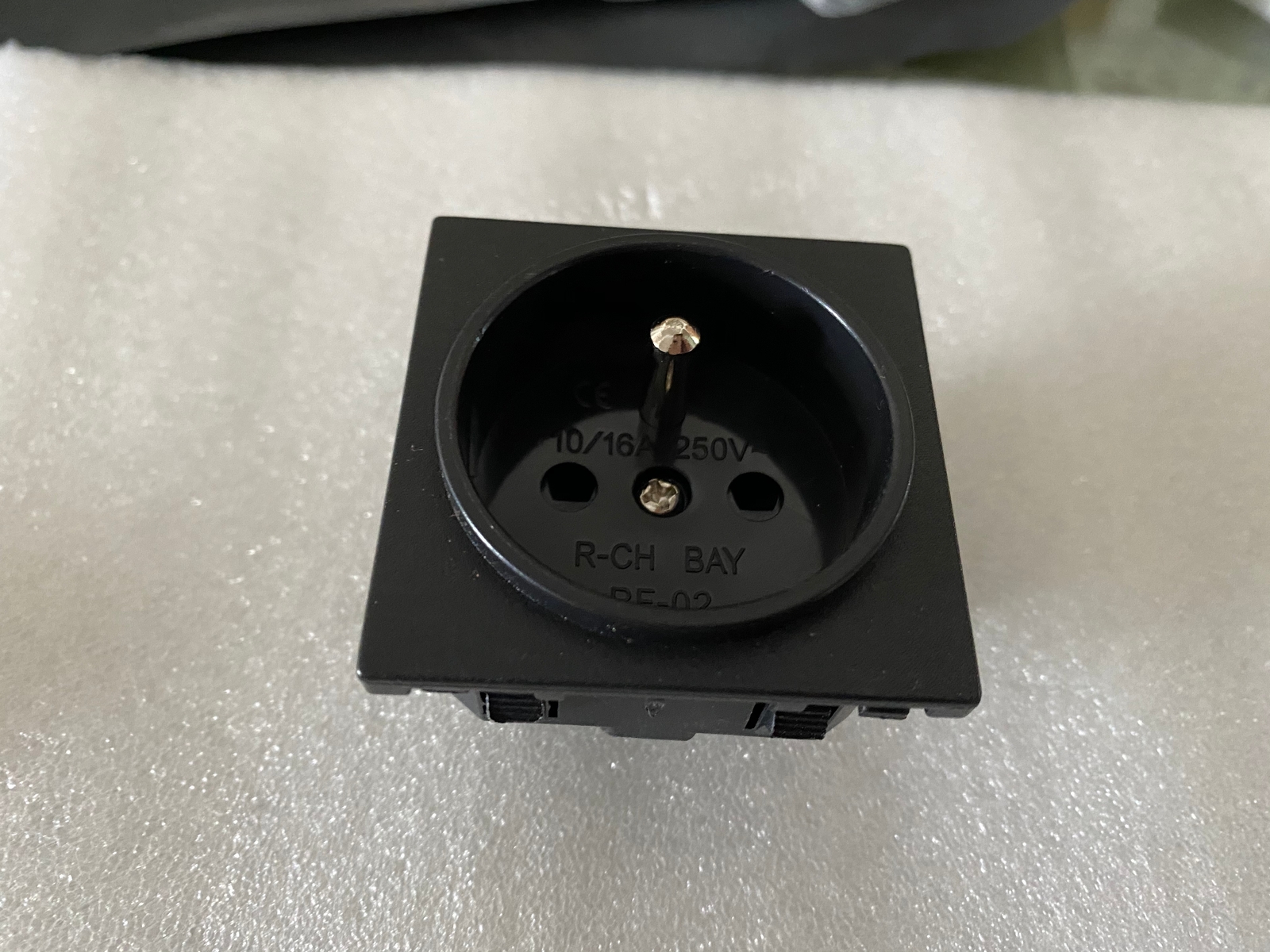 250V 16A AC France FR Female Power Socket/Outlet/Plug/Power Receptacle