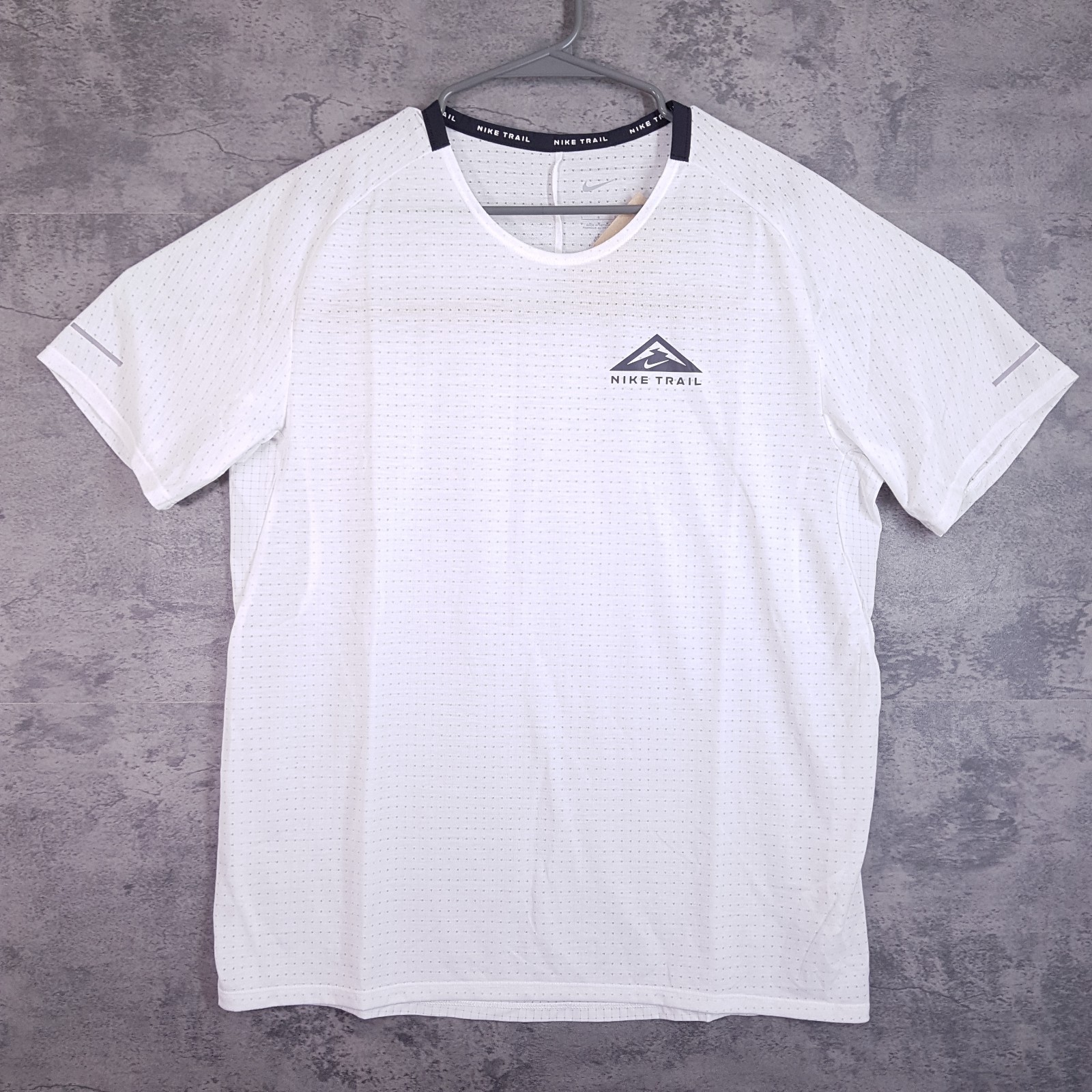 NIKE Dri-Fit Trail Solar Chase Running Racing Shirt Mens LARGE White