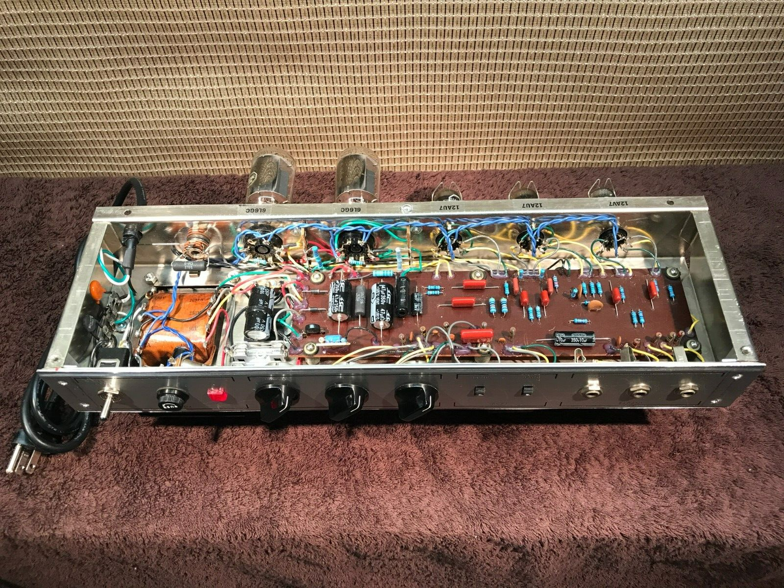 Univox 2x12 Custom Combo Guitar Amplifier (Amp) U-235