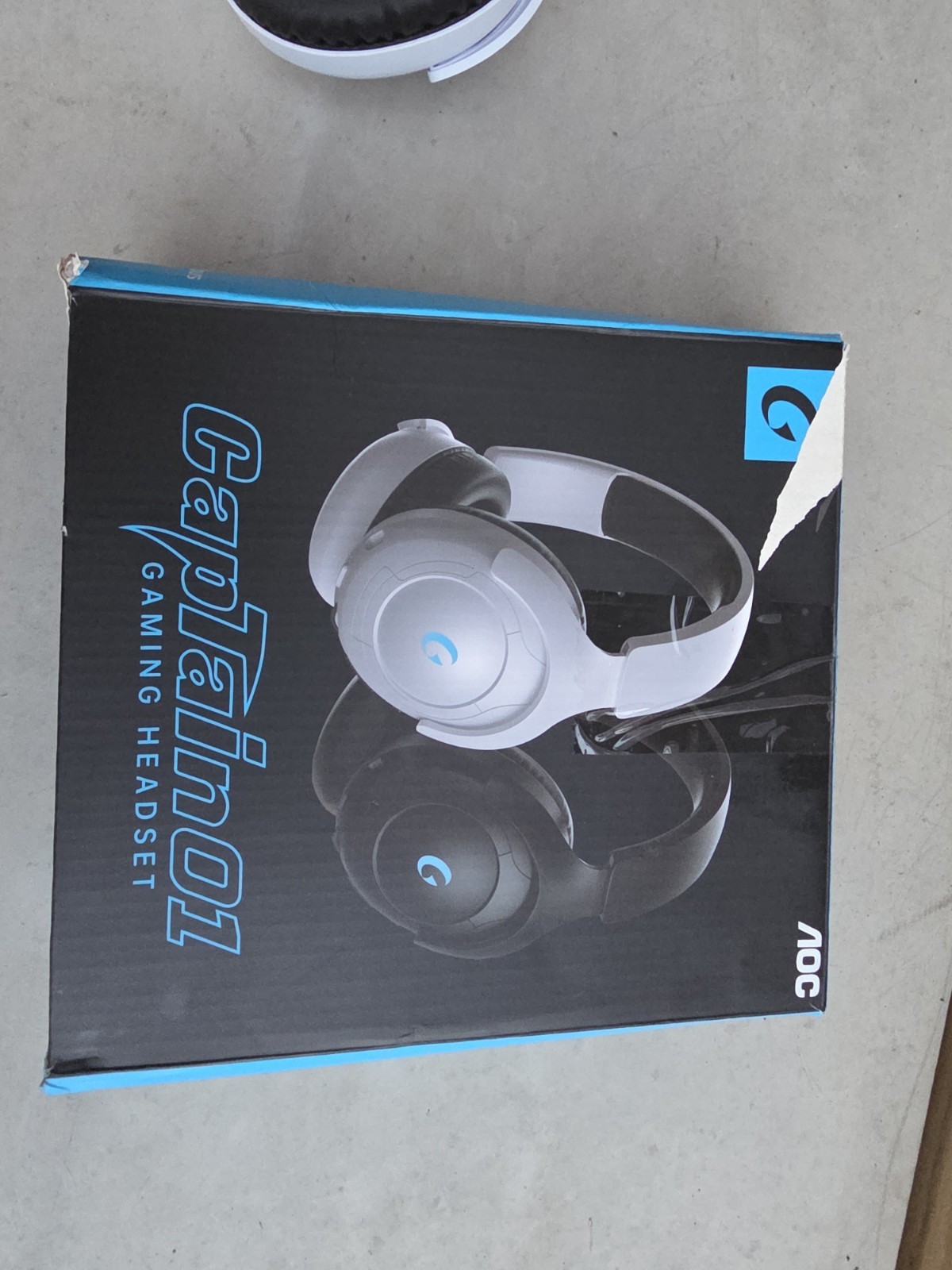 AOC Gablain01 USB Over-Ear Gaming Headset, Adjustable Headband, White/Black