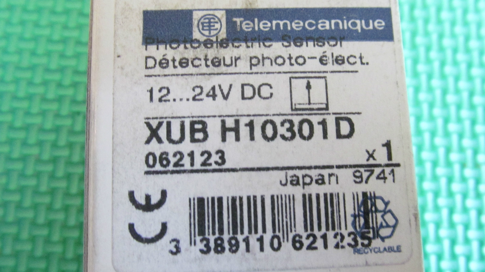New Telemecanique Photoelecric Sensor XUBH10301D Free Shipping