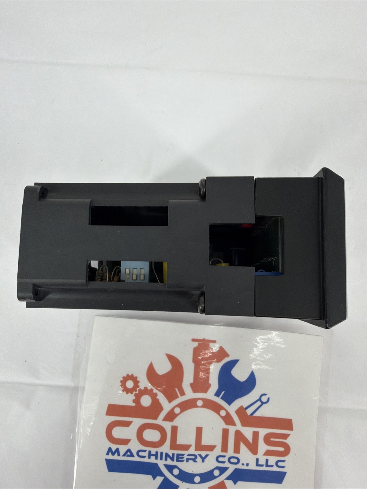 Red Lion Controls aPLVA400 Panel Voltmeter, AC Voltage, 4 Digit, 115VAC, 50/60Hz