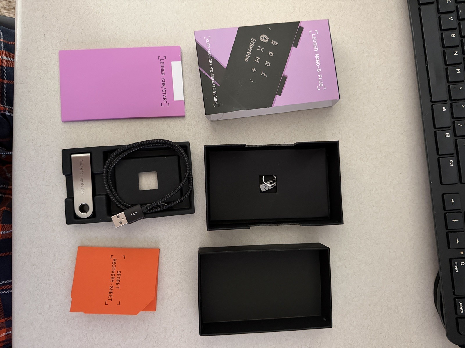 Ledger Nano S Plus Crypto Hardware Wallet - Matte Black (VG)