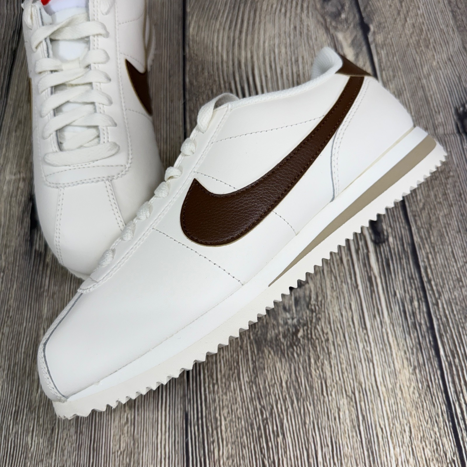 Nike Cortez Sail/Cacao Wow/Khaki/White Womens size 8 DN1791-104