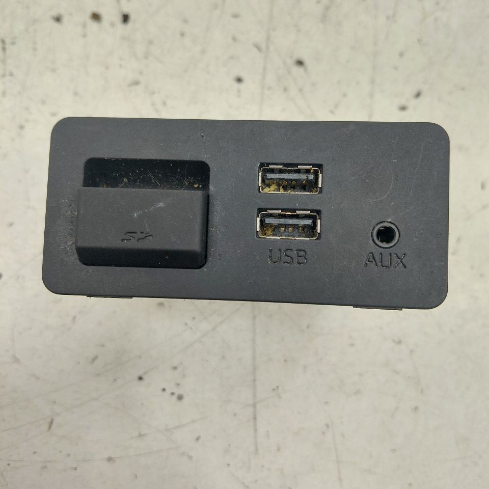 Mazda 6 USB Plug In Hub Port  2016 2015 2014