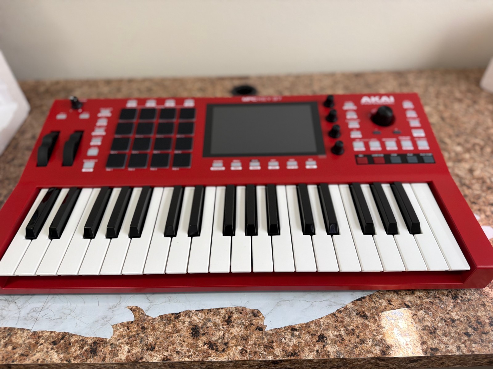 Akai Professional MPC KEY 37 Standalone MPC Audio Production Recording Keyboard
