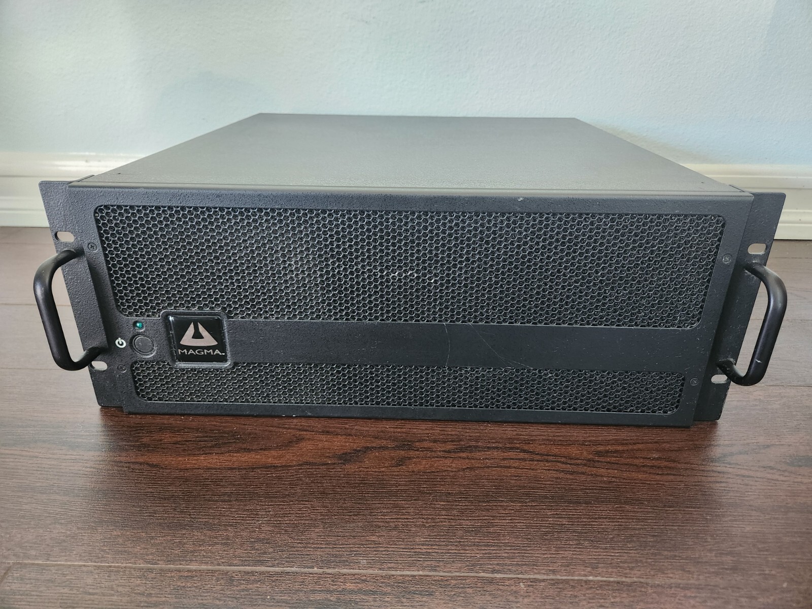 Magma PE6R4 6-Slot PCI Express To PCI Expansion Chassis Rack #1