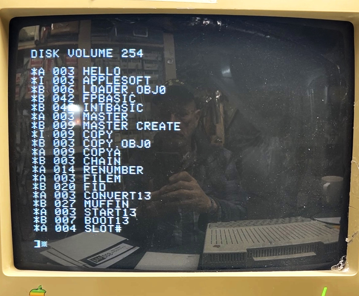 Apple IIe, 1984, SSC, Disk I/O, 64K/80Col, Unidisk, Software