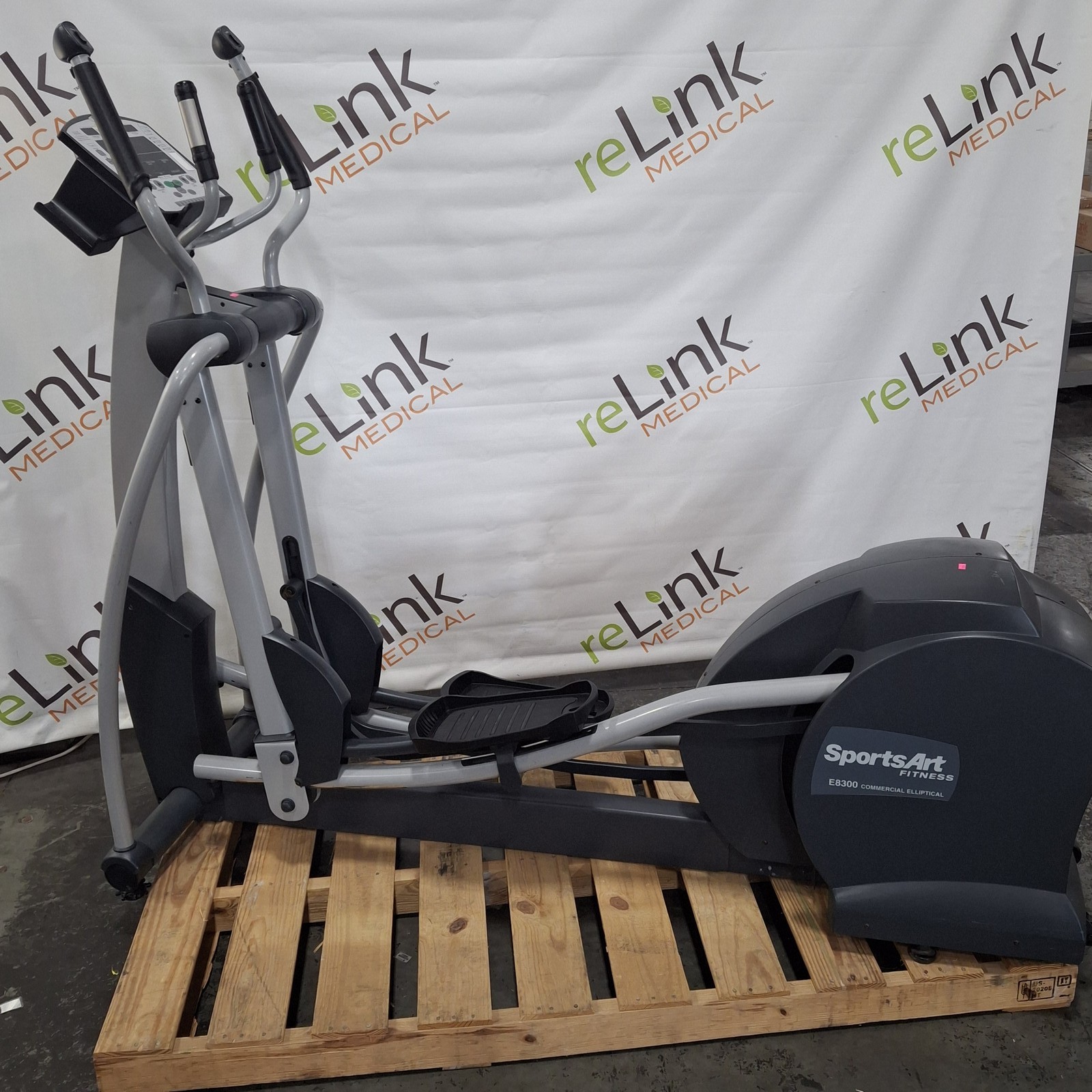SportsArt E8300 Elliptical