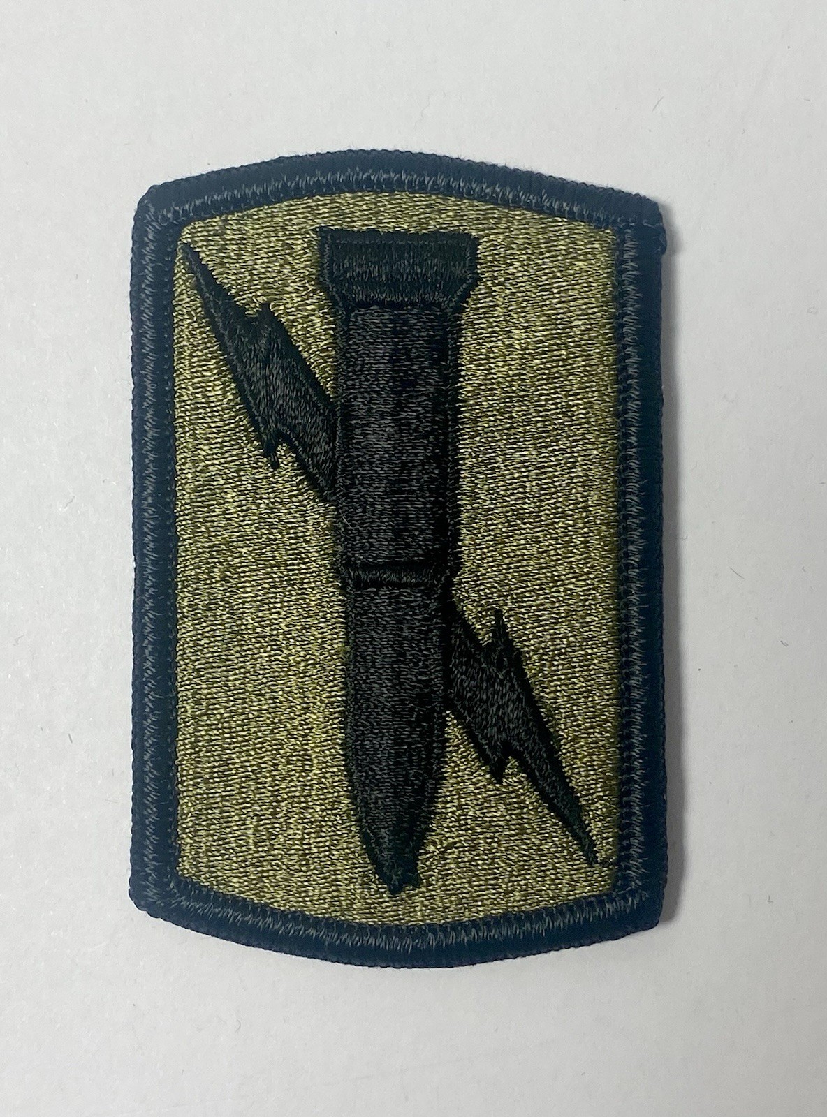 1 Vtg US Army Patch 224th Field Artillery Brigade Subdued Merrowed Edge NOS