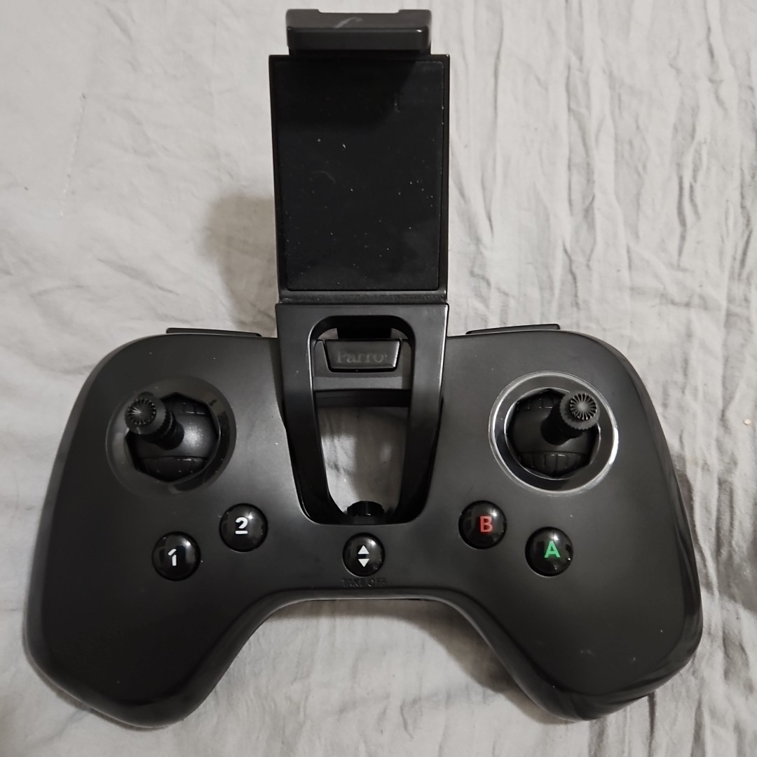 Genuine OEM Parrot Flypad Drone Controller w/ Phone Holder Black - P1040414AA