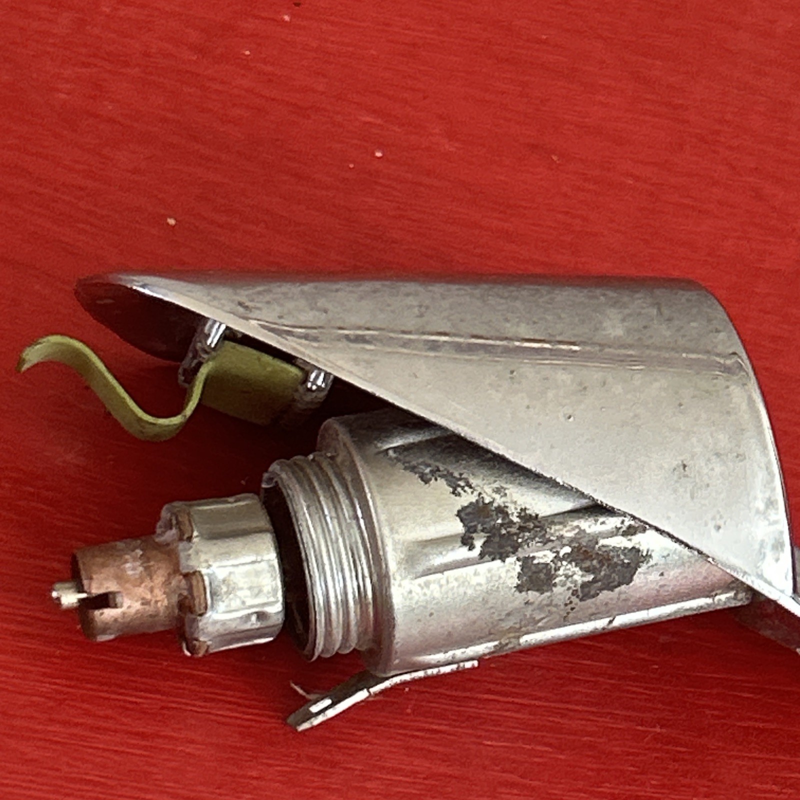 Vintage Lighter Socket 4762352 LH Dash Mount 1960 Buick ?