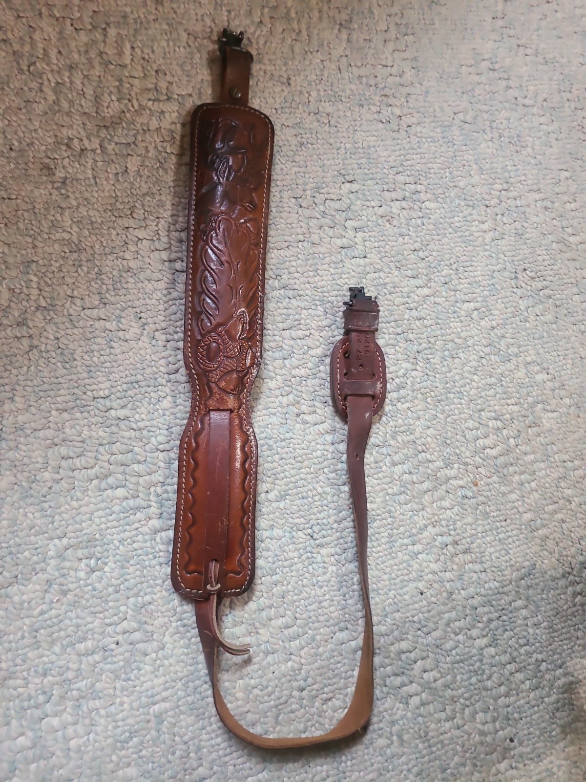Hunter 27-25 Padded Leather Rifle Sling W/ Swivels Etched Buck Oak Leaf Acorns