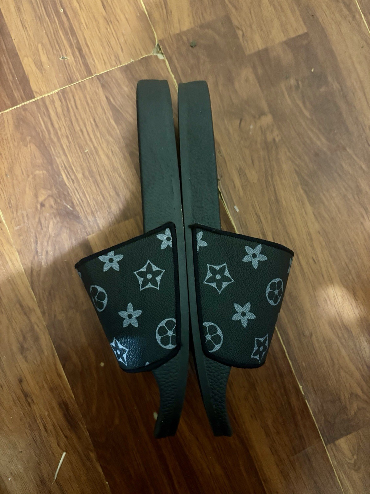 Louis Vuitton Monogram Slides Size (Us 9.5)