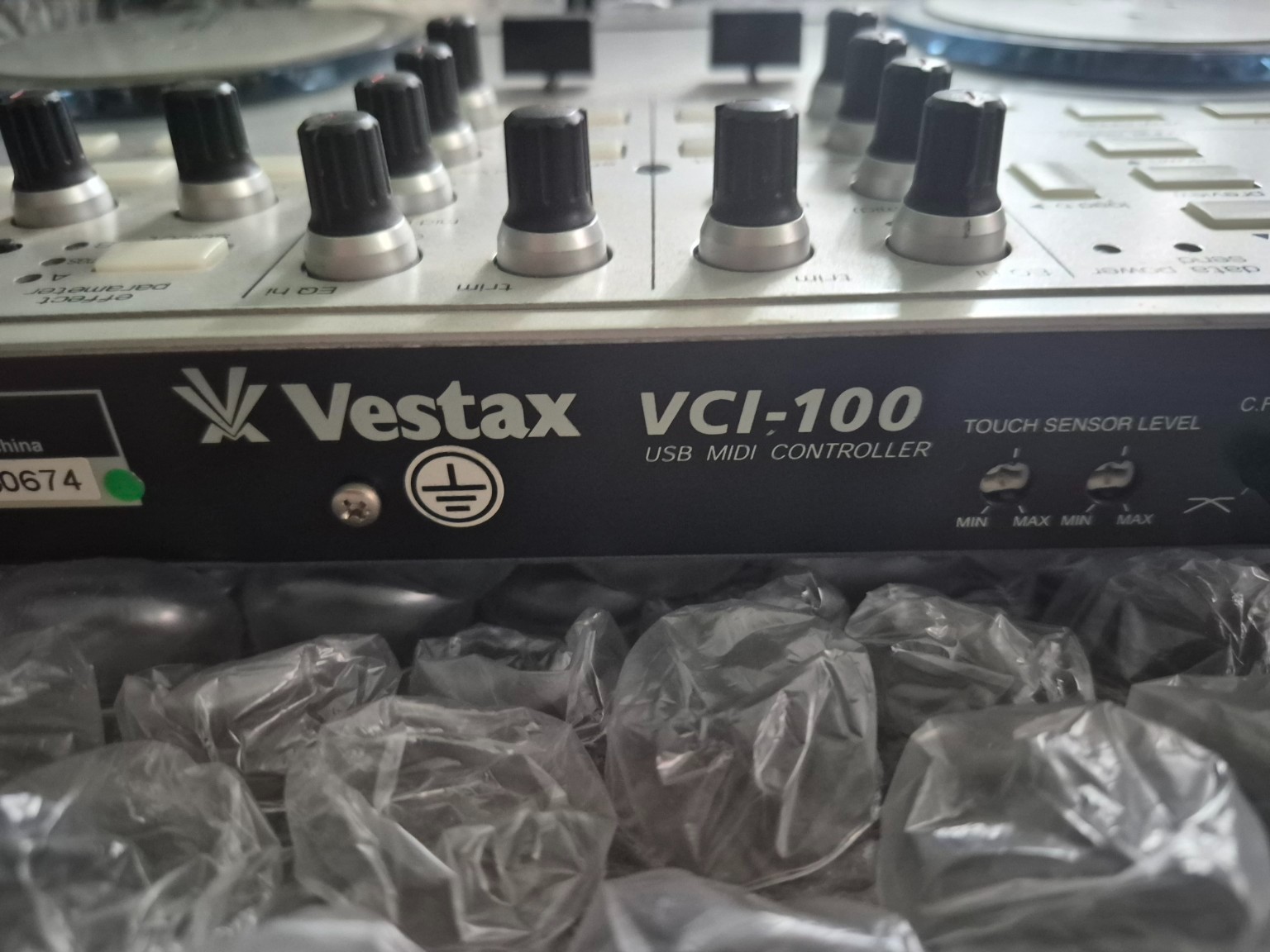 Vestax VCI-100 DJ MIDI Controller Professional Compact Digital Mixer