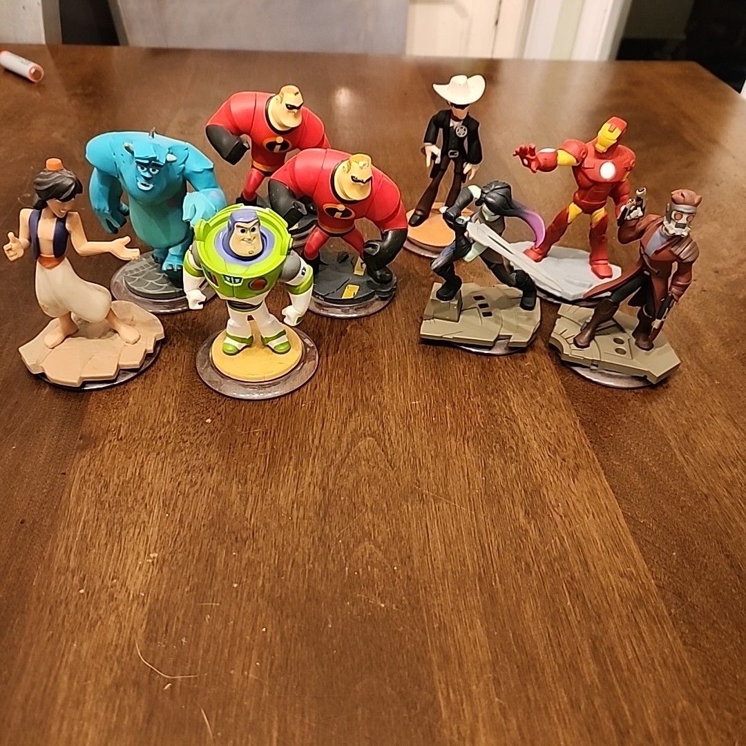 Disney Infinity Figure Character Lot Marvel Mr. Incredible Sulley Buzz Aladdin