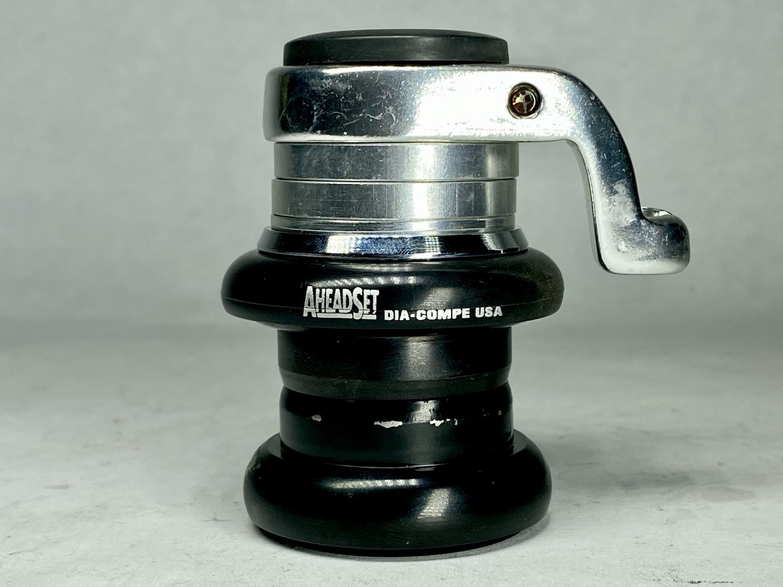 Vintage Dia-Compe USA AHeadSet 1 1/8" Threadless Headset Black w/ Cable Hanger