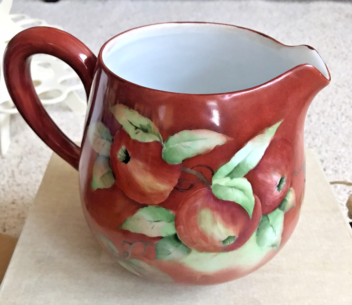 VINTAGE BAVARIA SELB HUTSCHENREUTHER PITCHER FRUIT APPLES PORCELAIN "FAVORITE "