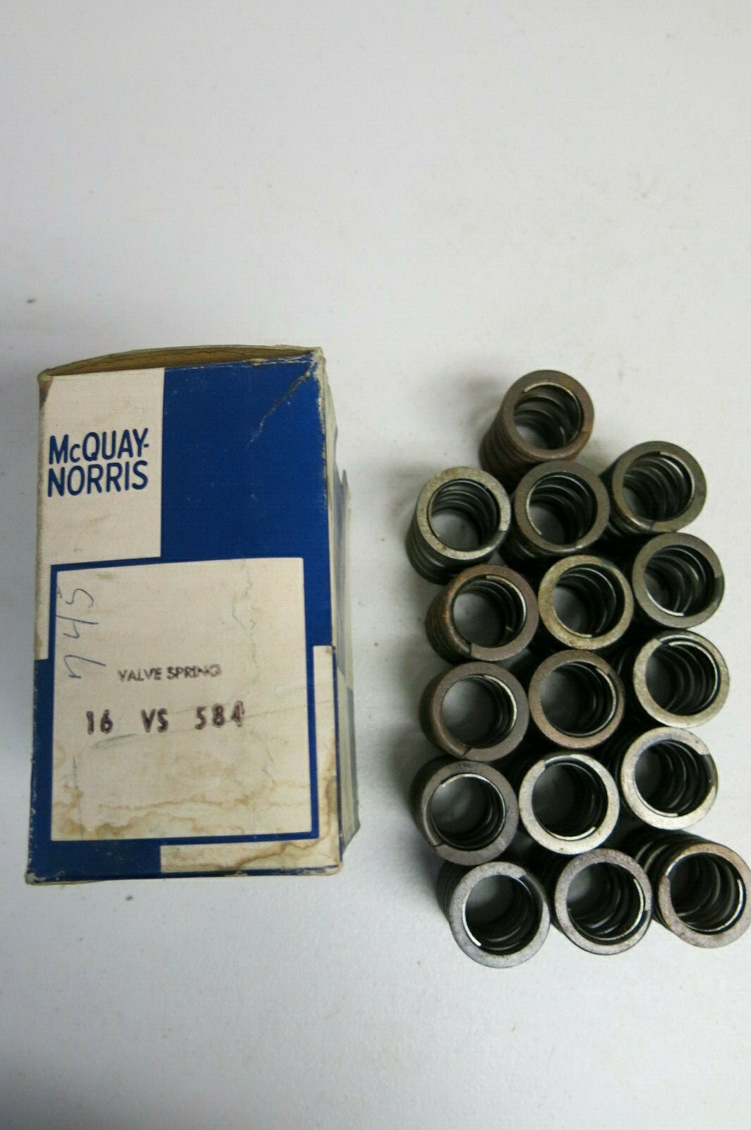 Nos McQuay-Norris Engine Valve Spring (VS584) 16 Pcs