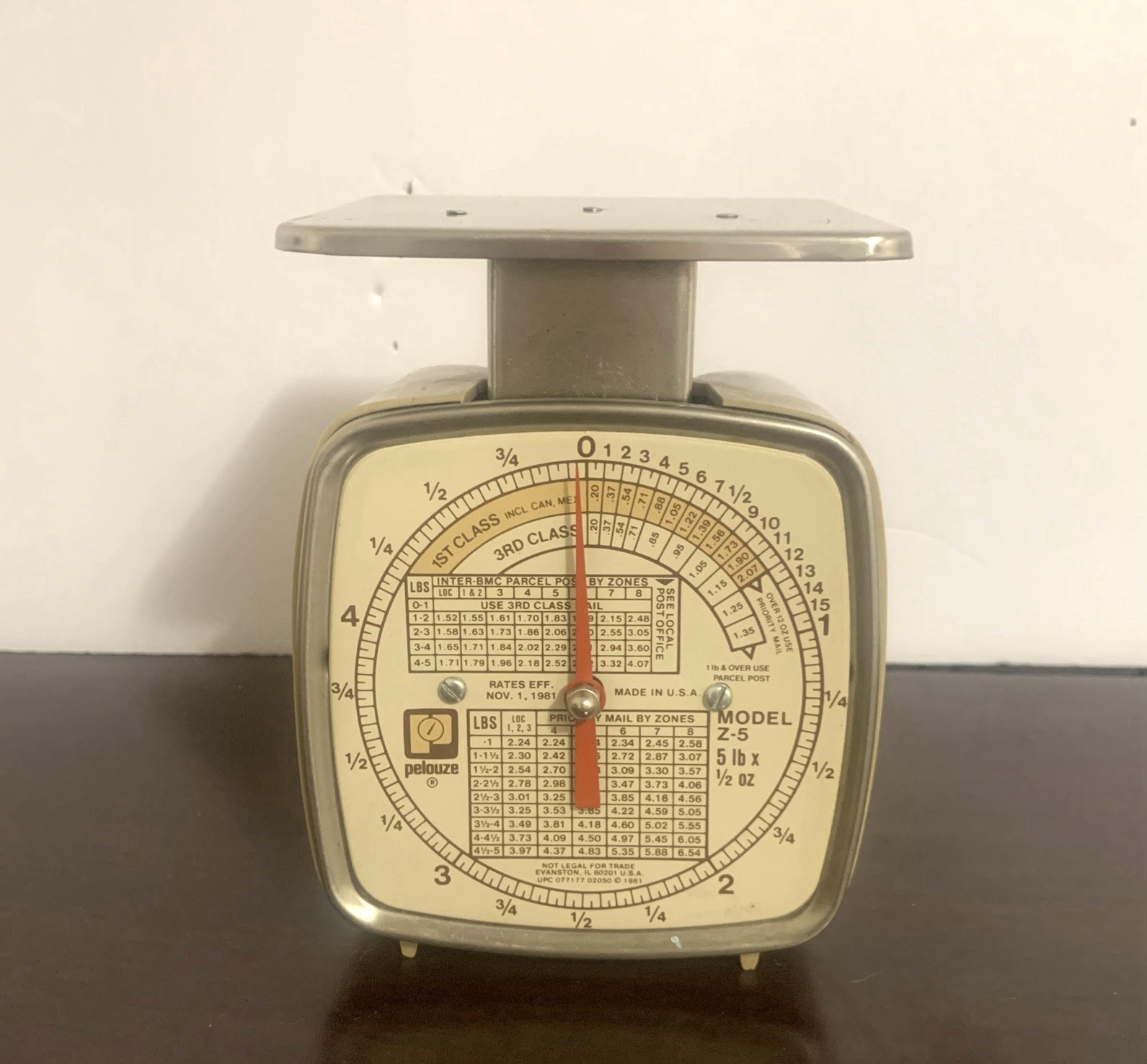 Vintage Pelouze Postal Scale Model Z-5 1981  5lb x 1/2 oz Metal Accurate!