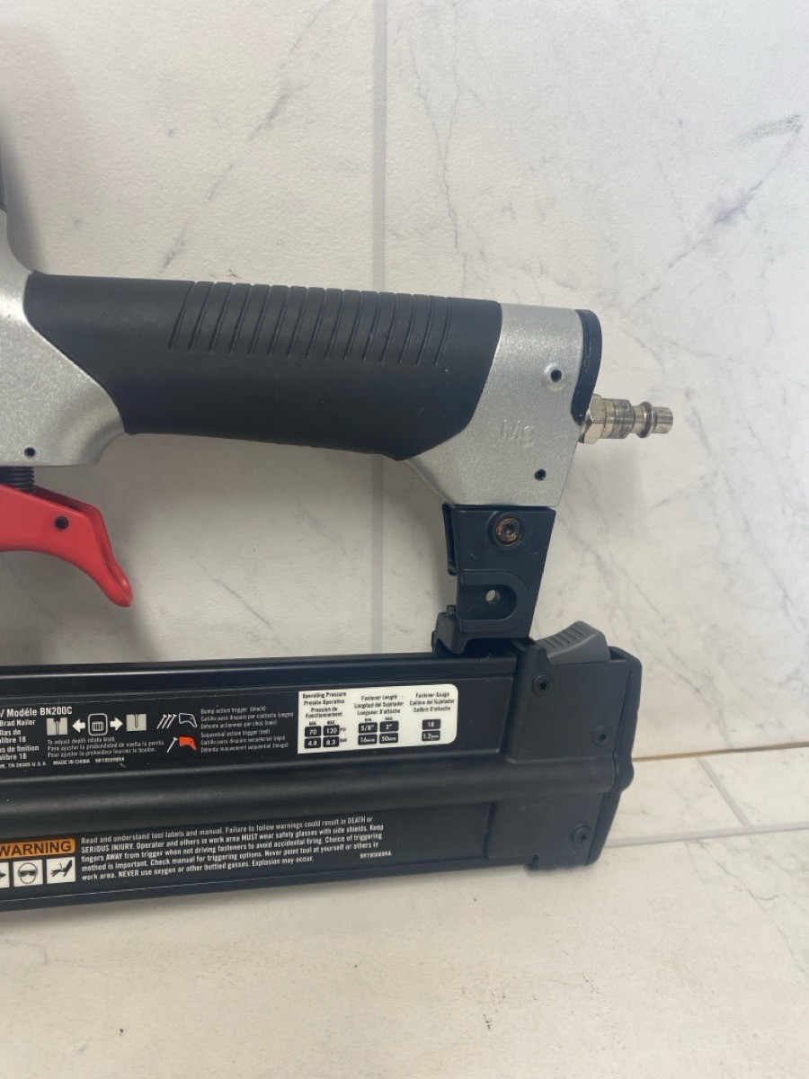 Porter-Cable 18-Gauge Pneumatic Brad Nailer Kit – Durable Constructi (A1G011300)