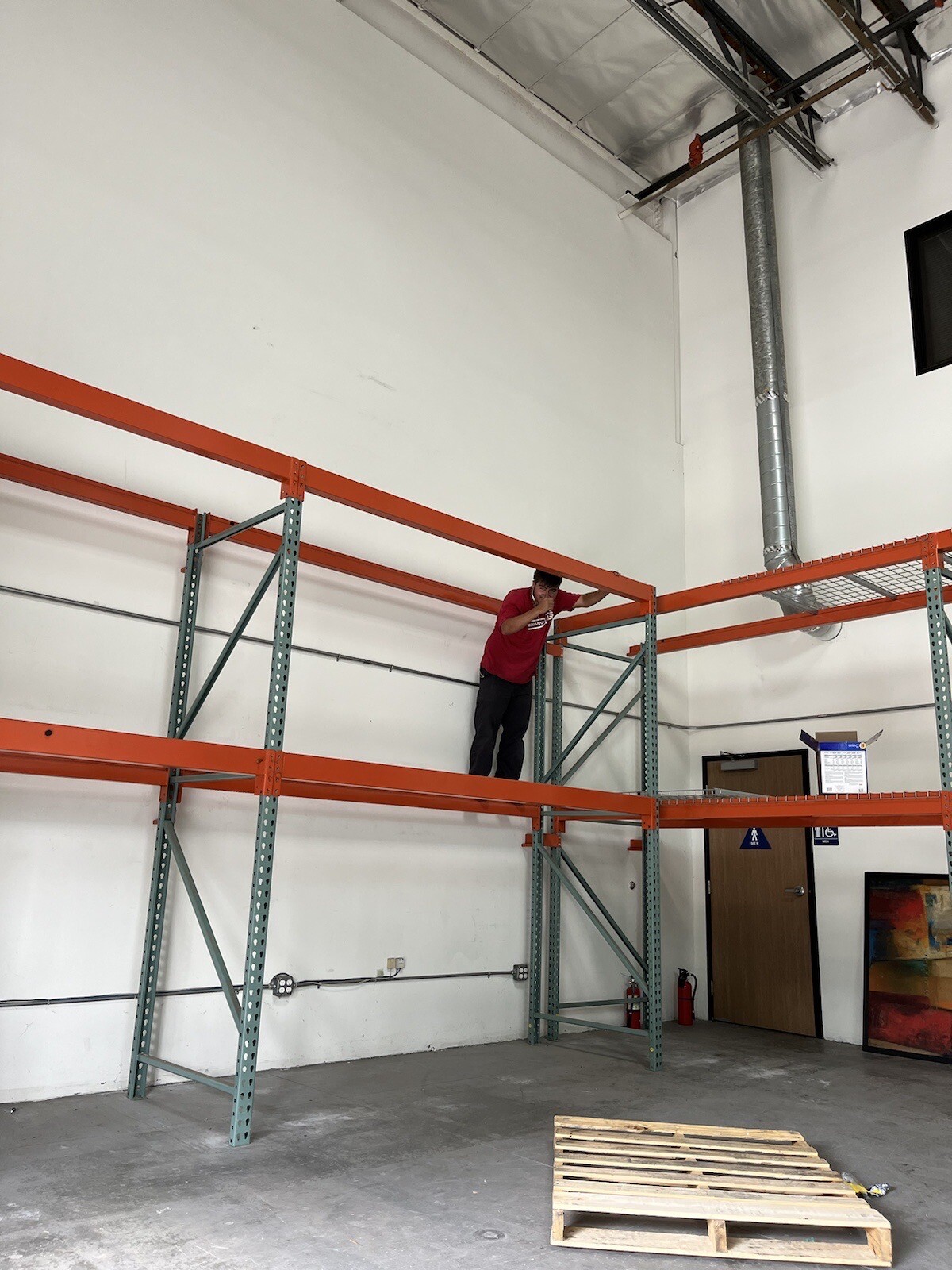 Maximize warehouse space! High-capacity storage for your heaviest pallet loads.