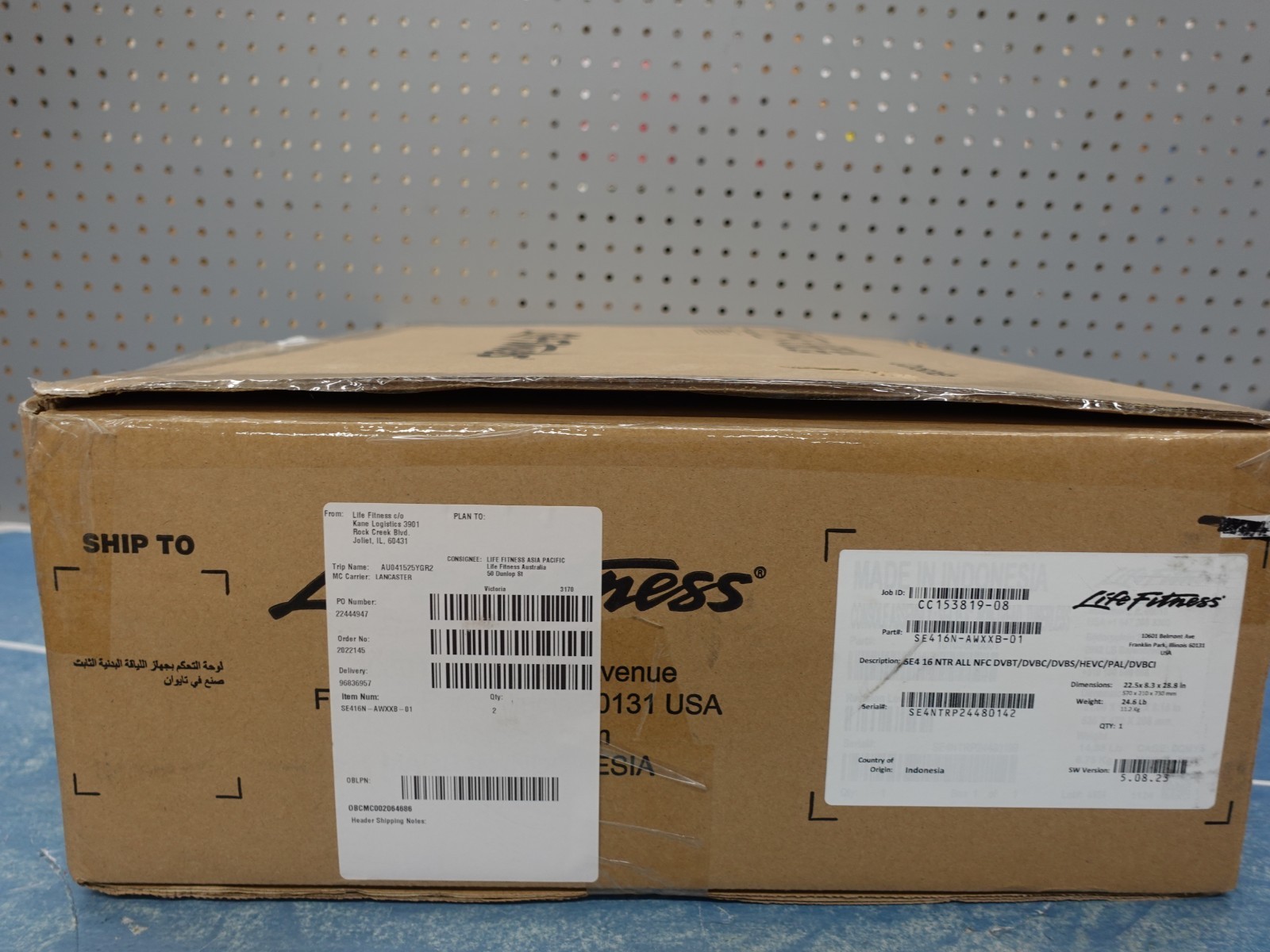 Life Fitness Discover SE4 Console 16"