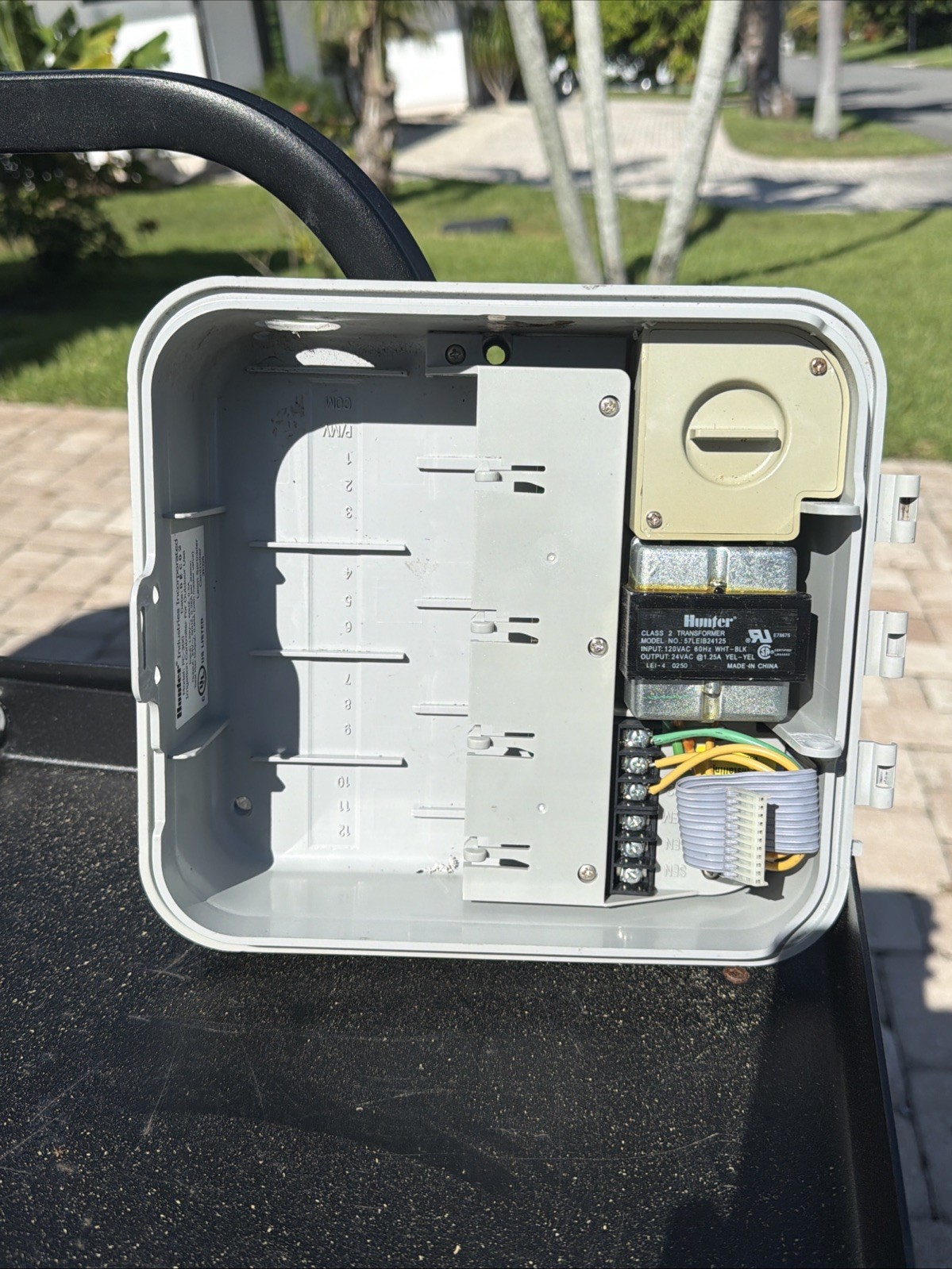 Hunter Industries PC – 300 Model 57Leib24125  120VAC /24VAC Transformer ￼