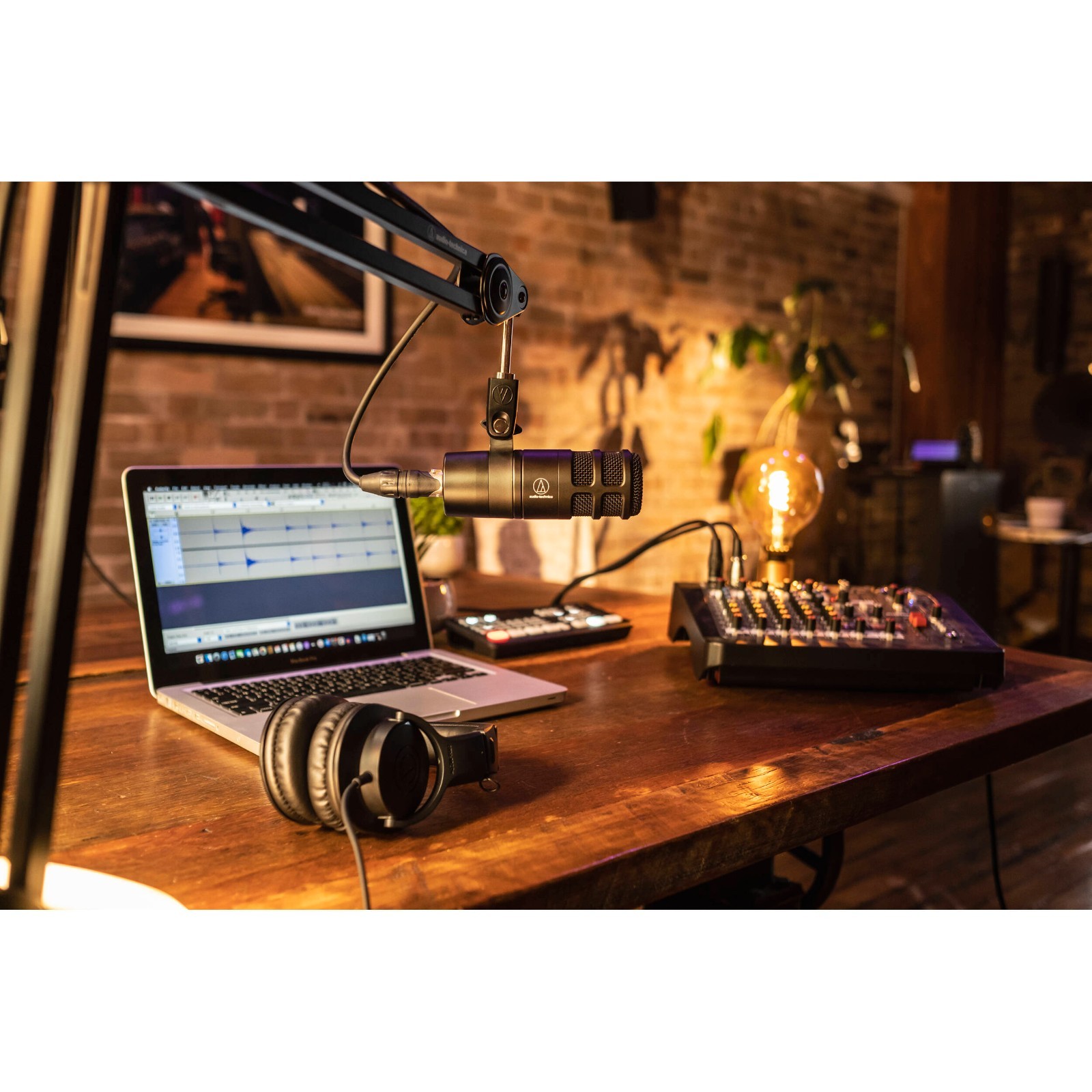 Audio-Technica AT2040 Hypercardioid Dynamic Broadcast Podcast Microphone