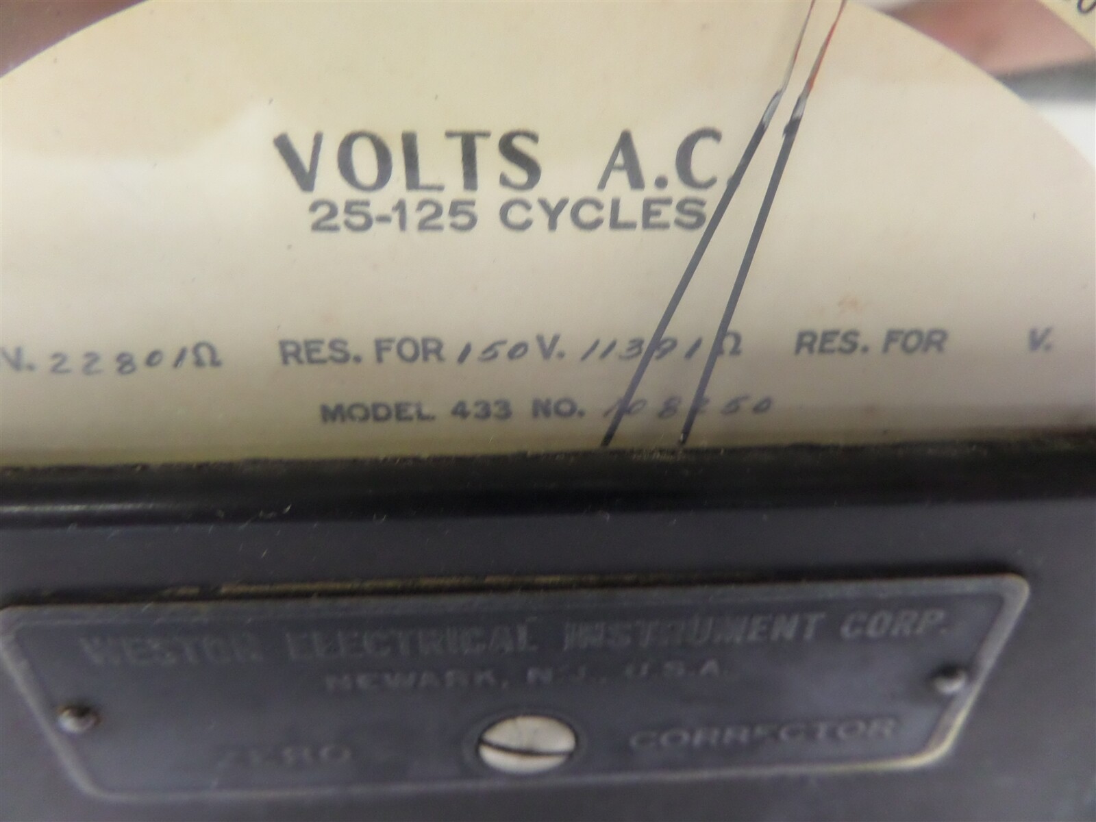 Vintage Weston AC Voltmeter Zero Corrector Meter Model 433 25-125 Cycles