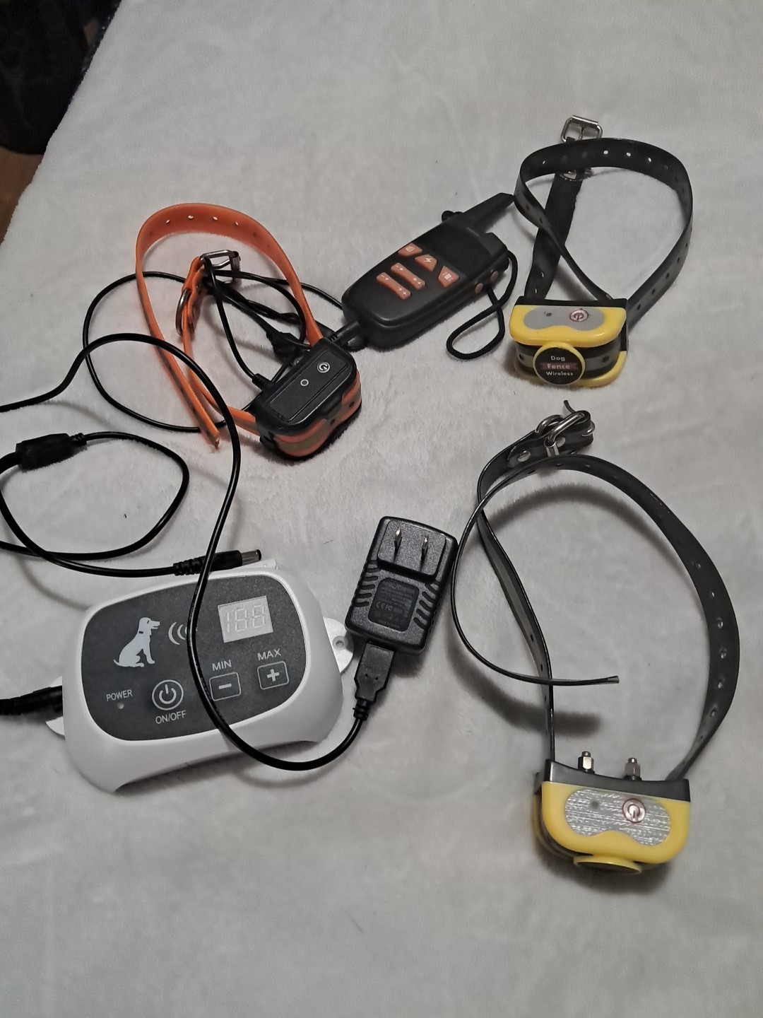 Aweec Dog Wireless Fence Pet Containment System Transmitter With 3 Collars Remot