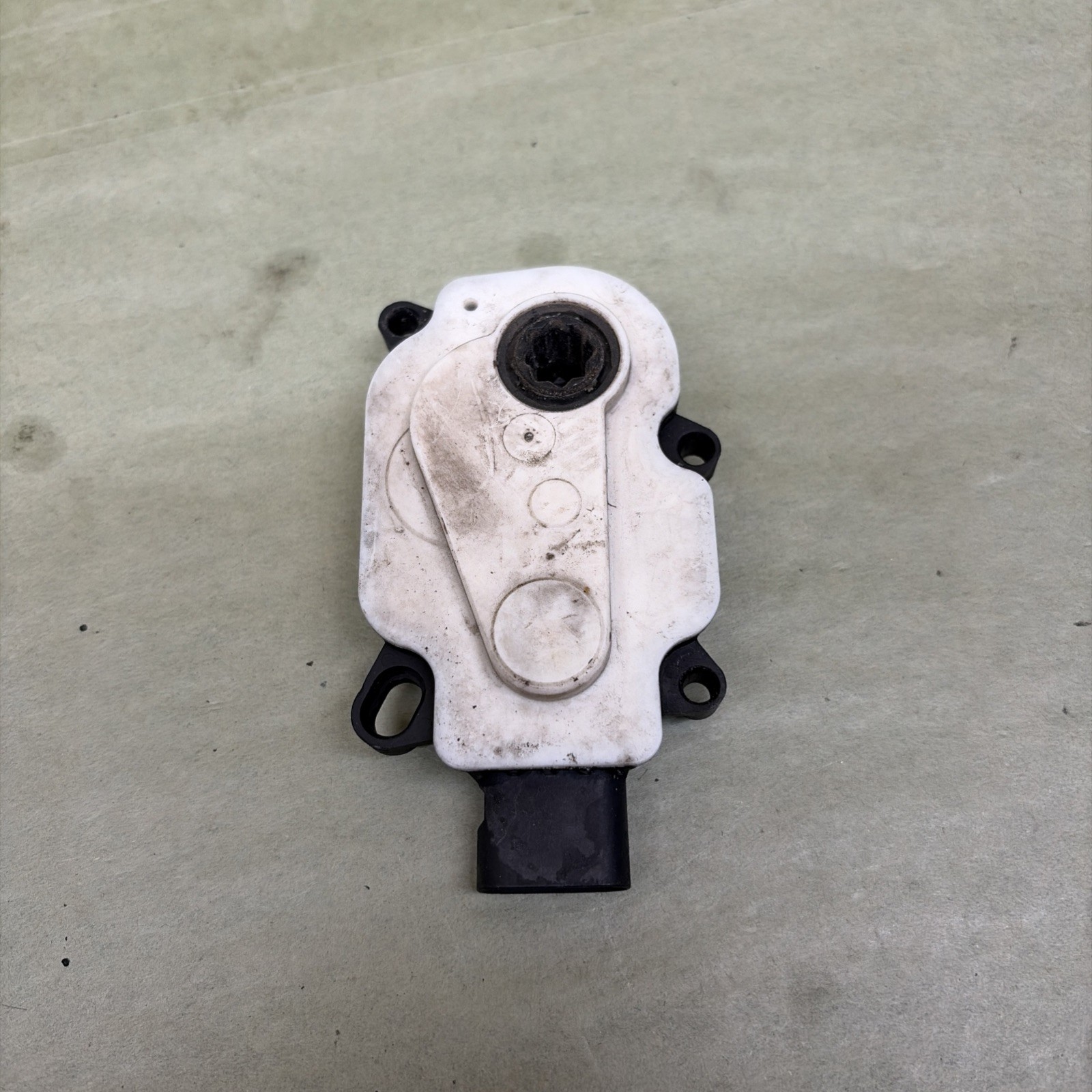2016 FORD FOCUS SE AIR SHUTTER MOTOR ACTUATOR OEM #D219