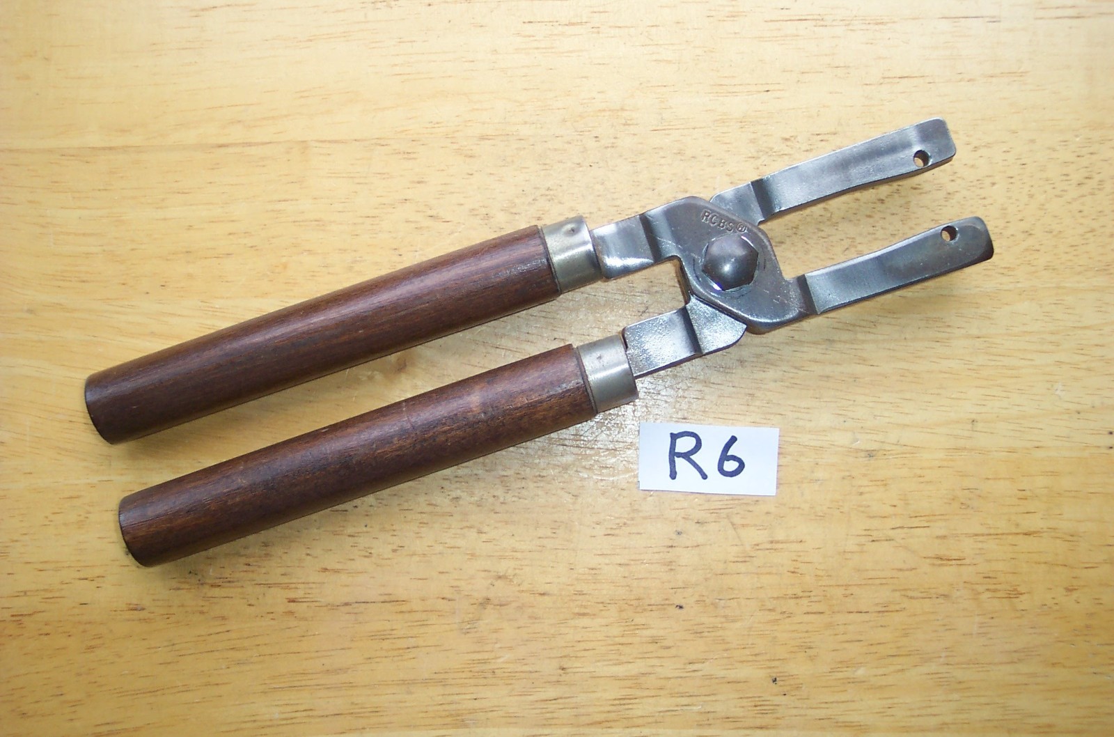 RCBS MOLD HANDLES FIT ALL RCBS MOULDS ALSO FIT LARGE LYMAN MOULDS AND OTHERS