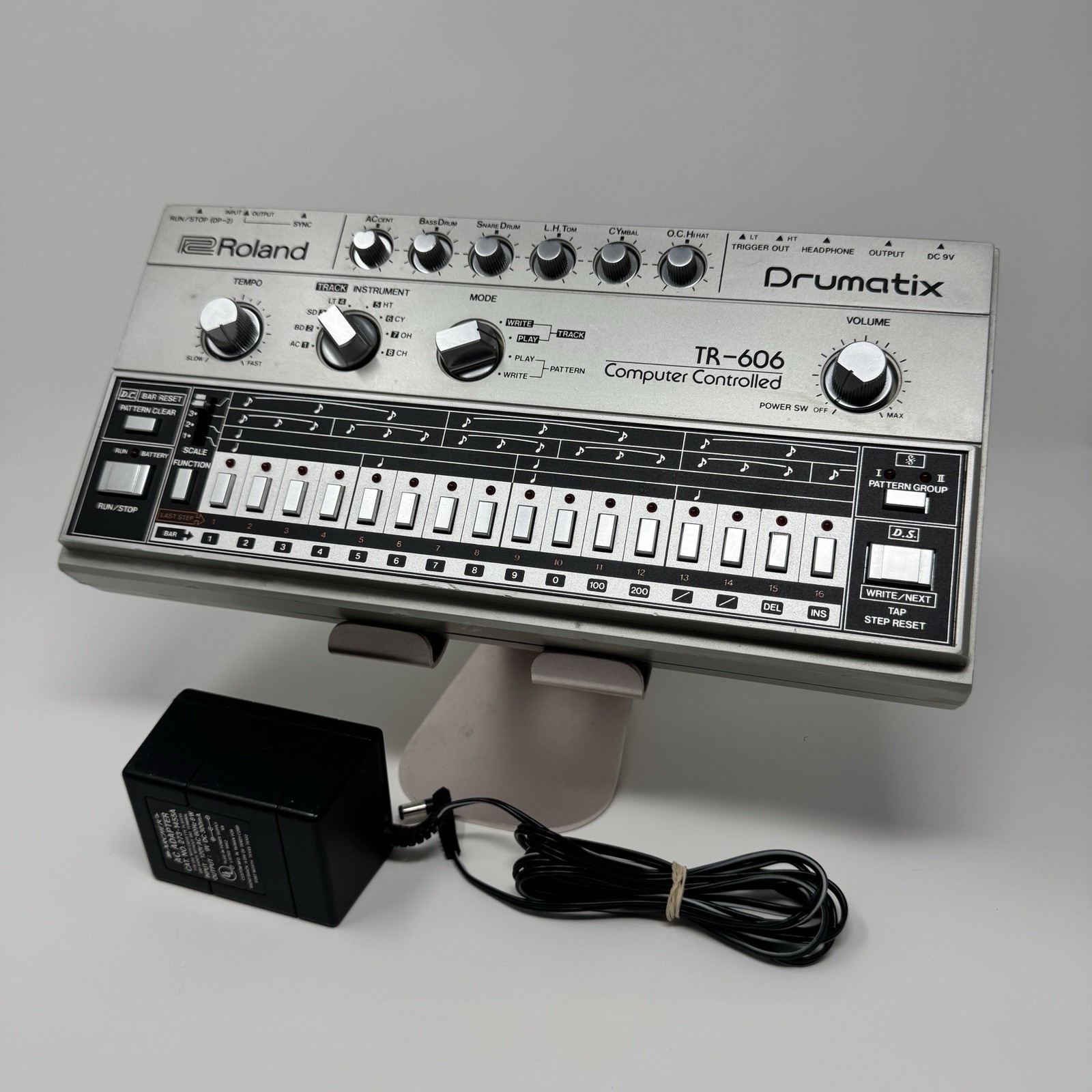 Roland TR-606 Drumatix Vintage Analog Drum Machine Classic Analog Rhythm Machine