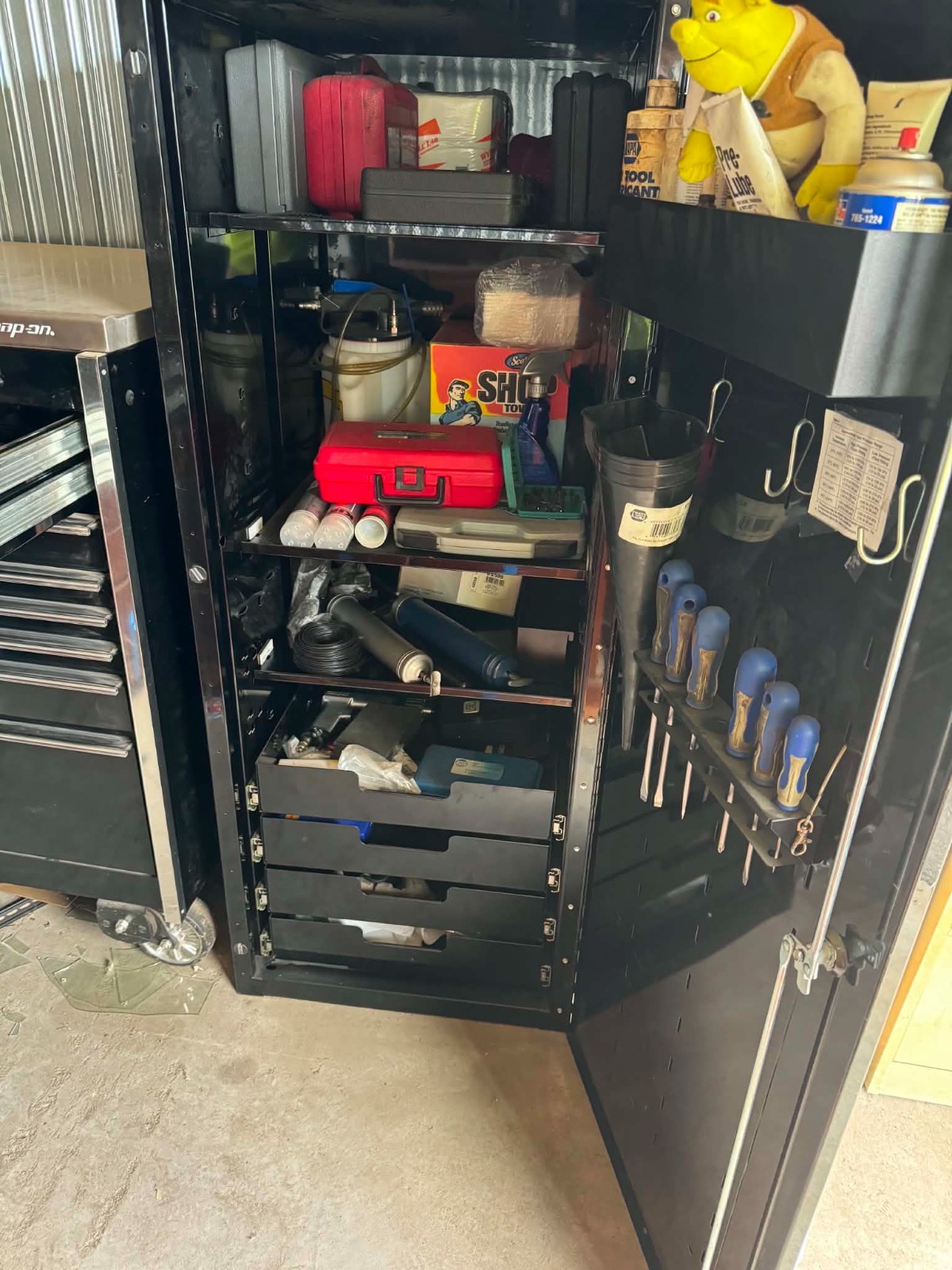 snap on tool box with tools.