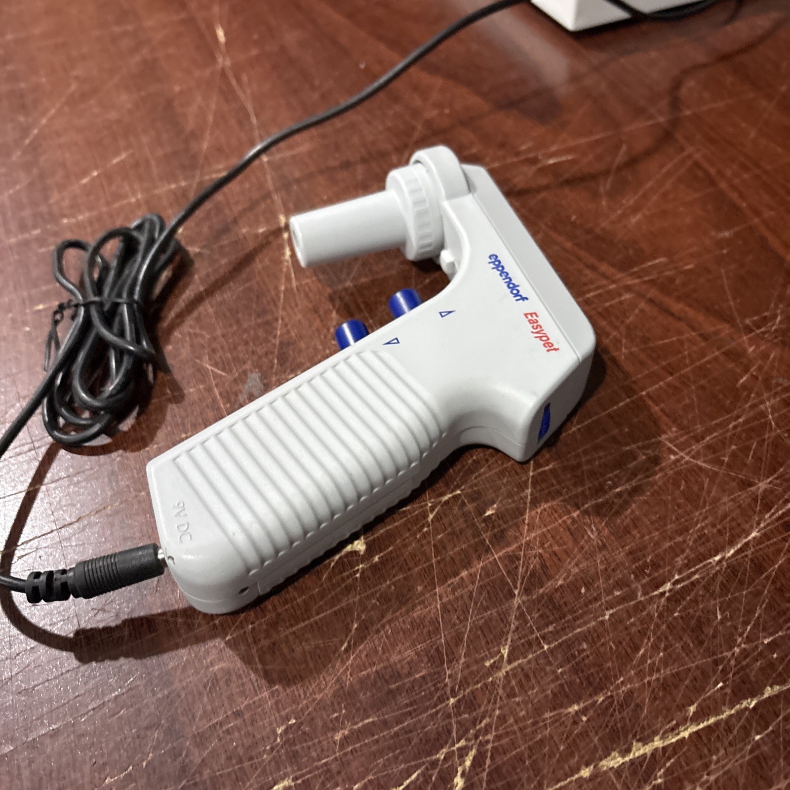 Eppendorf Easypet Electronic Pipette Controller with Charger