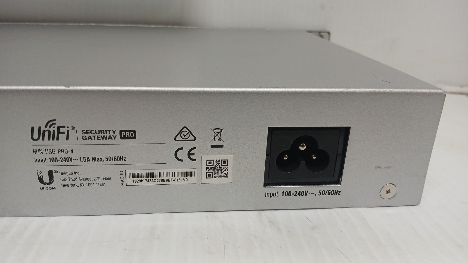 Ubiquiti Networks Unifi Security Gateway Pro 4 USG-PRO-4 *WORKING* *READ*