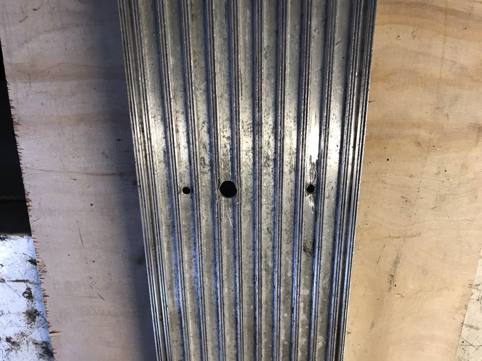1983 INTERNATIONAL 9670 DRIVER SIDE INNER DOOR SILL