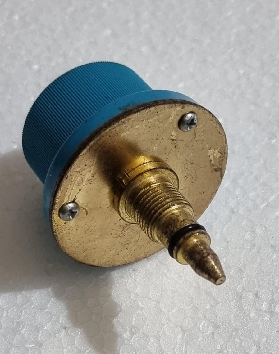 PRESSURE GAUGE NEEDLE VALVE LOT OF 4 PIECES