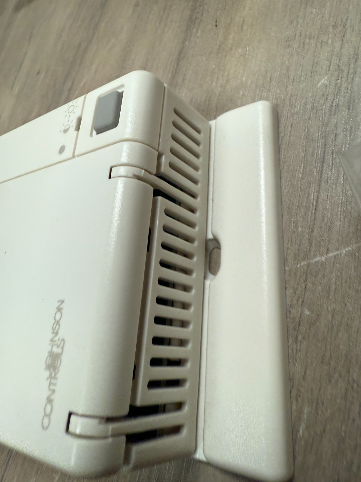 Johnson Controls TE-67NP-0N00 Wall Air Temperature Sensor White UNTESTED Mexico