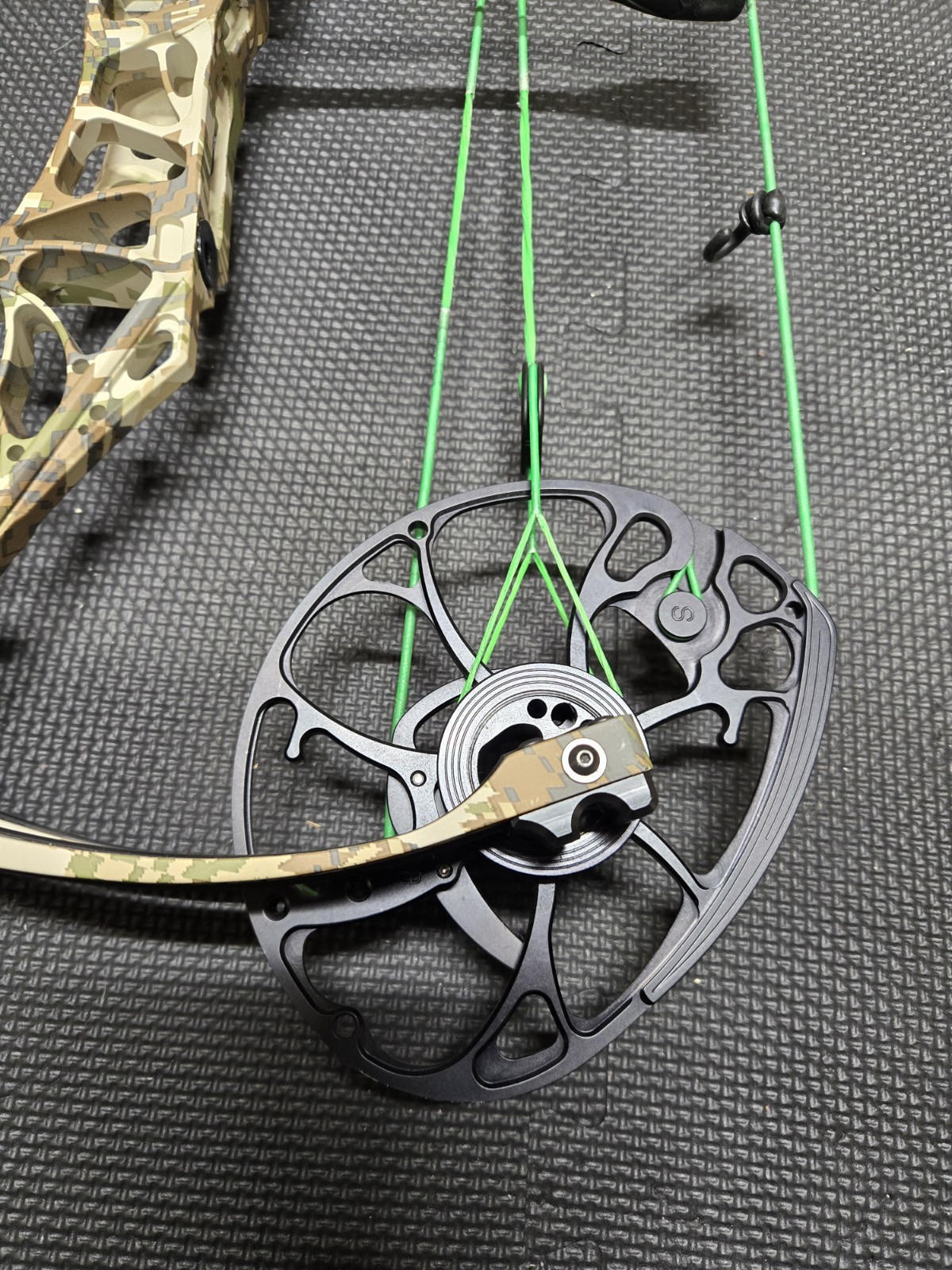 Mathews Phase 4 33 w Custom Strings