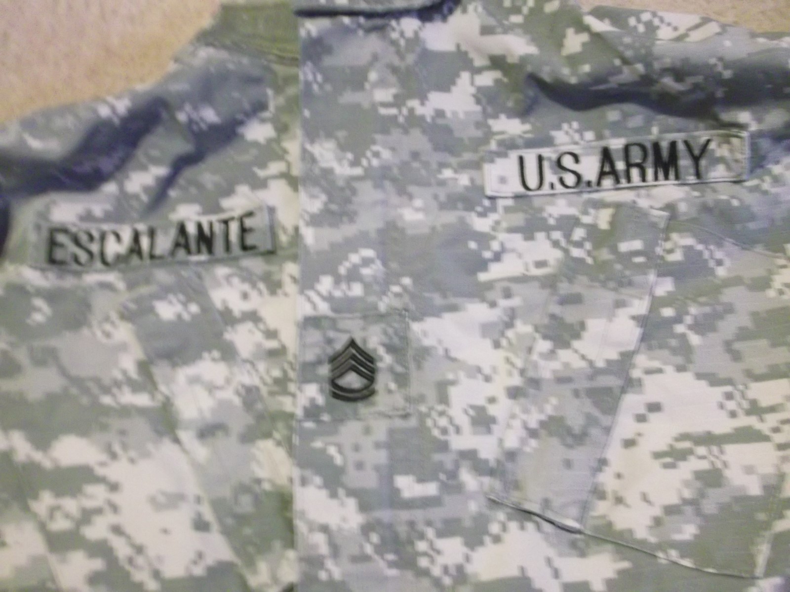 US MILITARY ARMY ACU TOP COAT SIZE SMALL-REGULAR