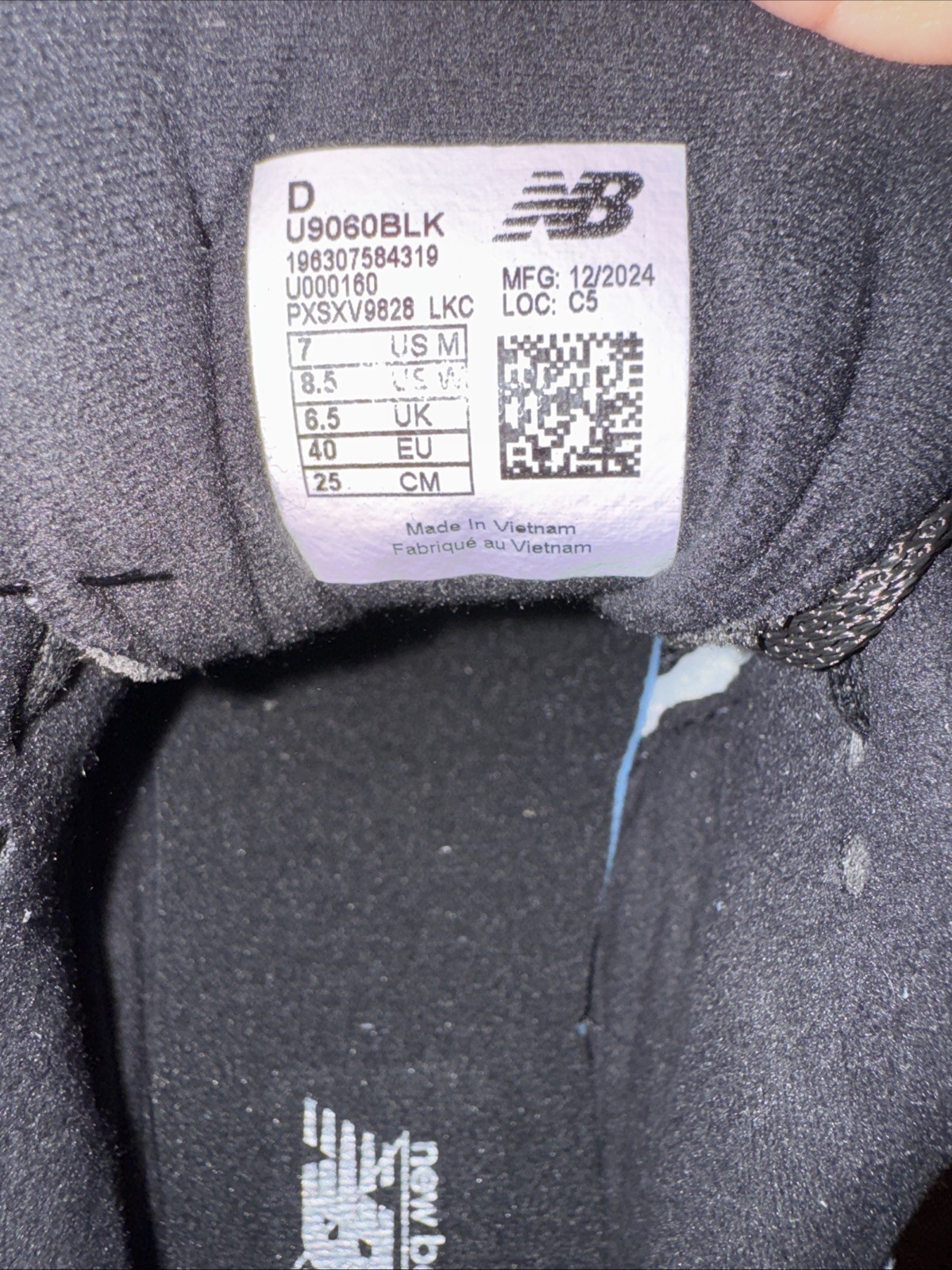 New Balance 9060- Grey-black/M7W8.5