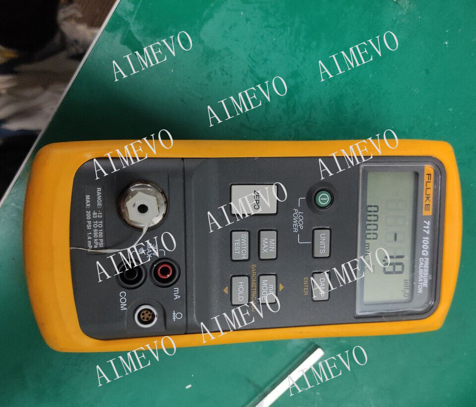 Fluke 717 100G Pressure Calibrator without accessories