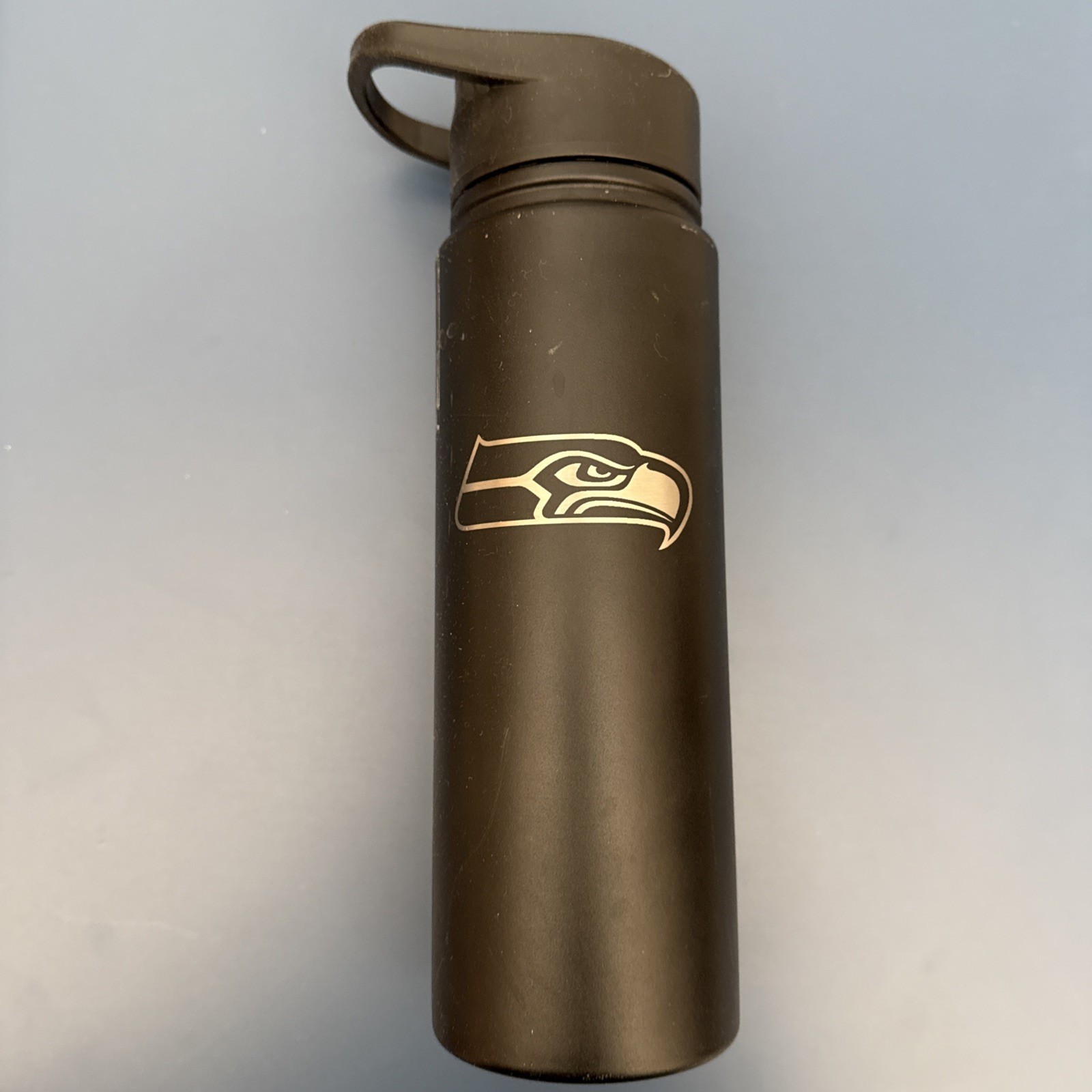 Seattle Seahawks 24 Ounce Stainless Steel Black Water Bottle Scratches GAP1 Jr