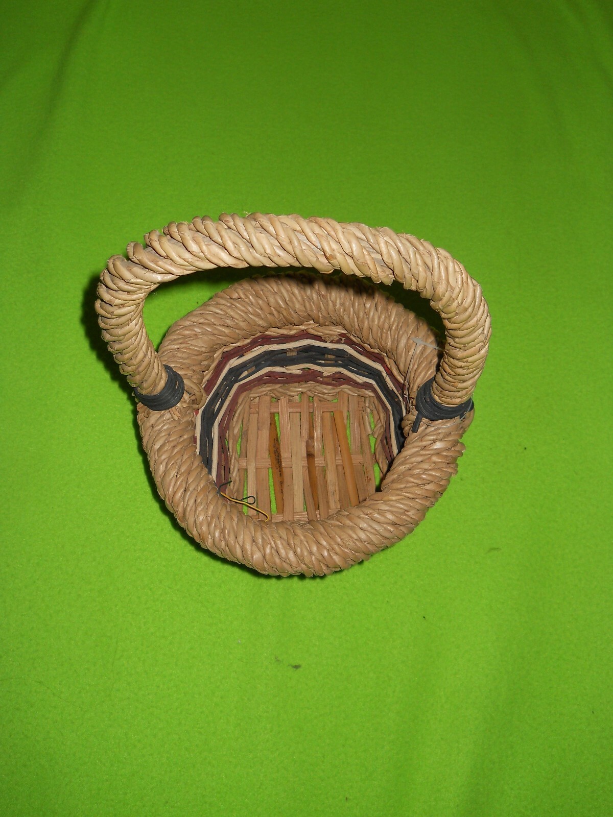 * New Wicker basket ~ 5 ".
