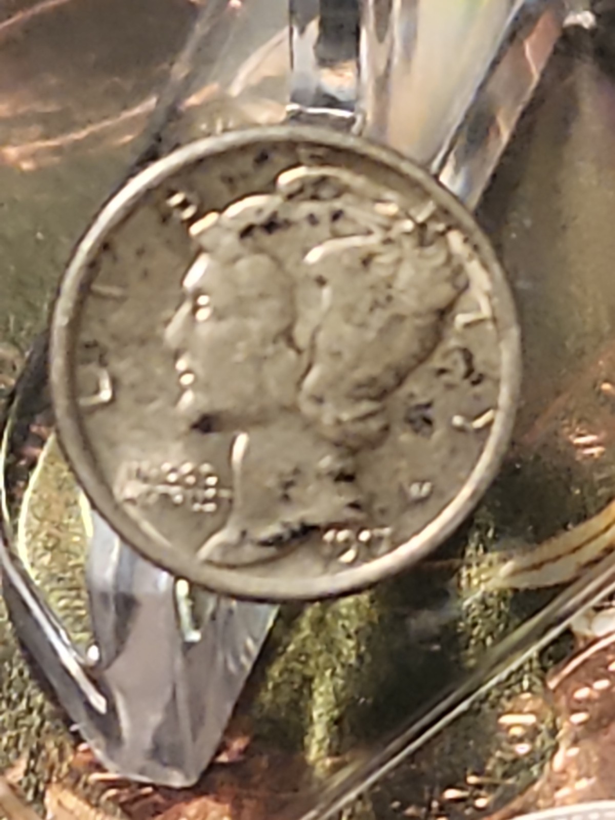 1917-P Mercury Silver Dime Great Condition FB - Full Split Bands