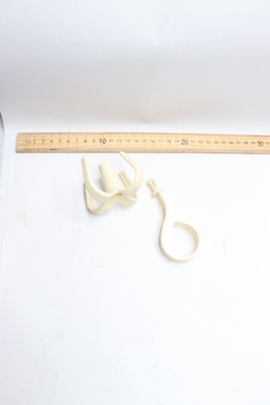 Shein Adjustable Storage Hook Plastic Multifunction Punch-free