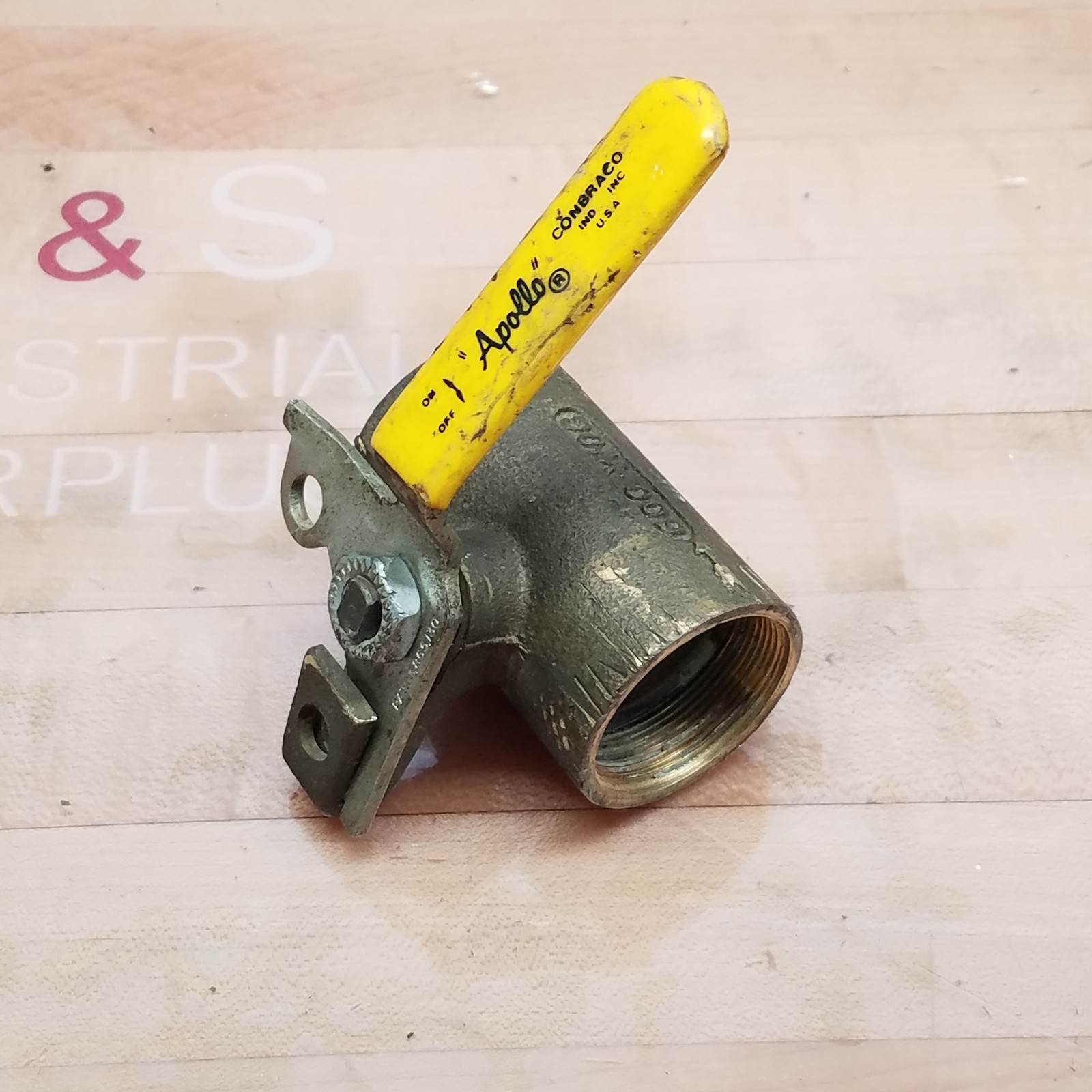 Apollo C11 Brass Shut Off Valve, 600 WOG, 1-1/4" In, 1" Out - USED
