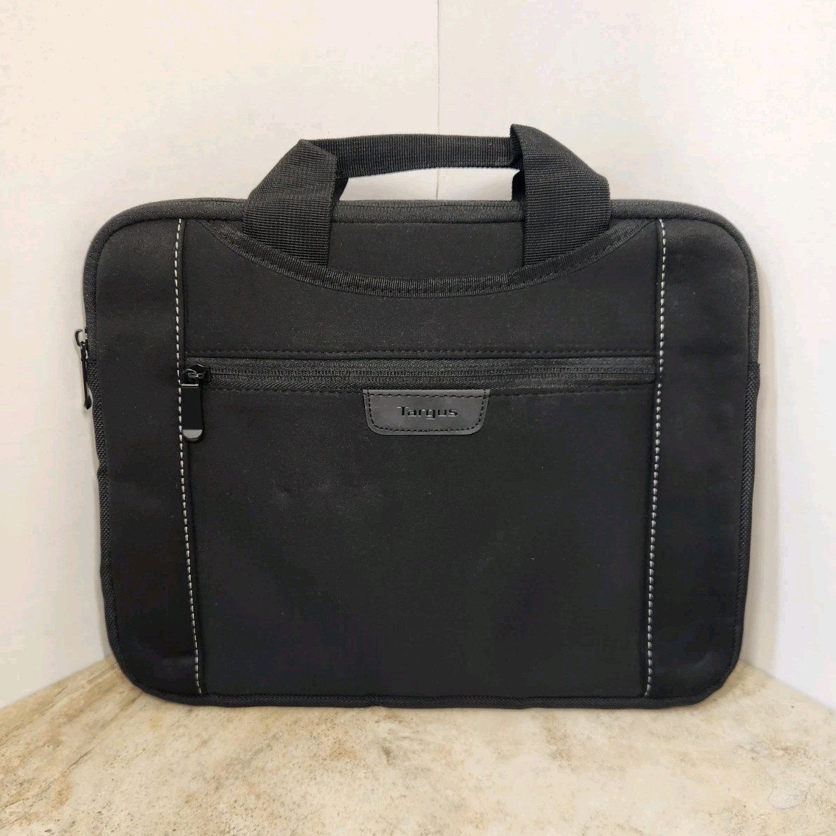 Targus Padded Black Nylon 13" Laptop Briefcase Zipper Closure TSS981GL-91 EUC